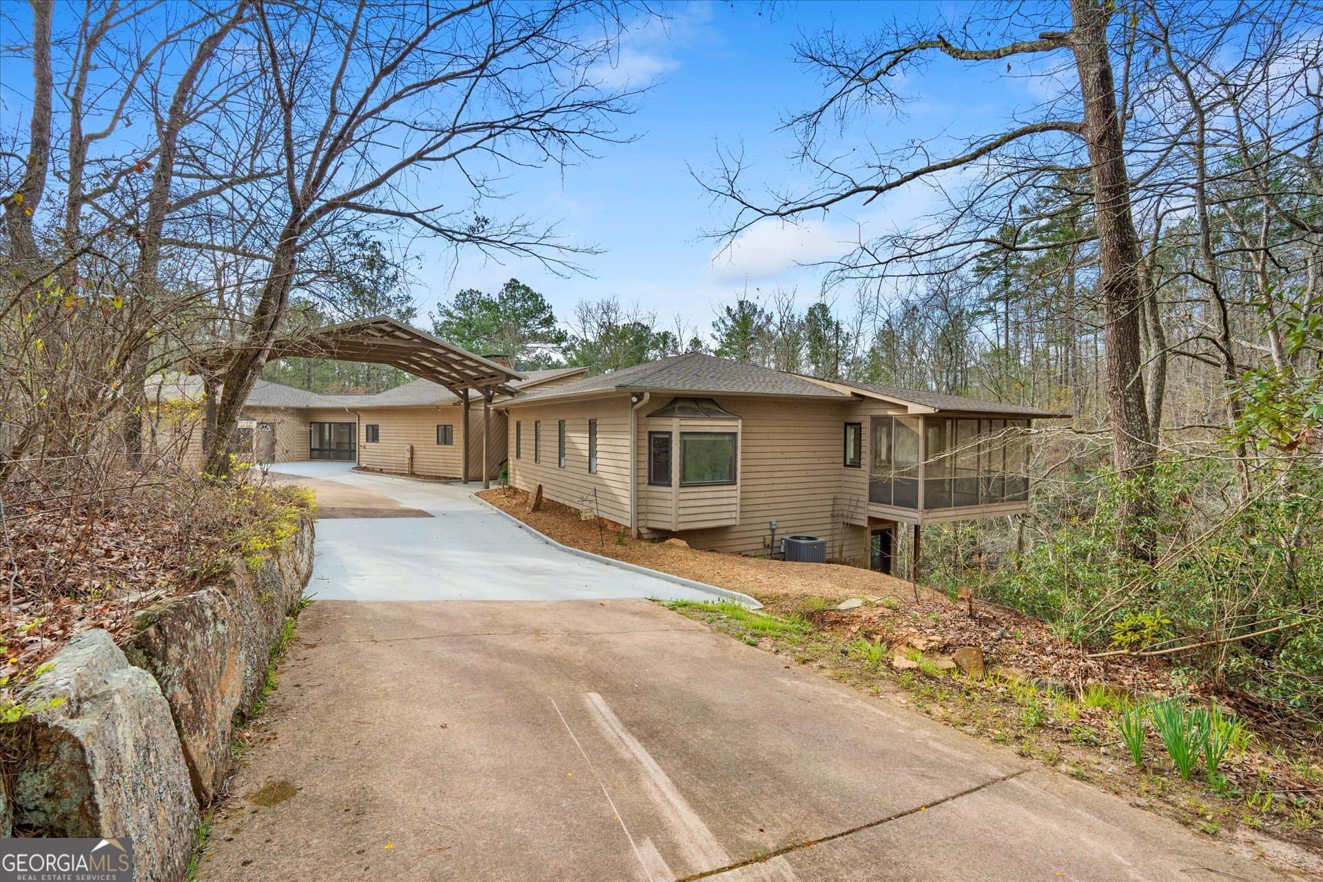 4 bedroom, 5.5 bathroom, 6,100 sq ft single family residence for sale at 1290 Davis Road, Carrollton, GA 30117 — photo 6