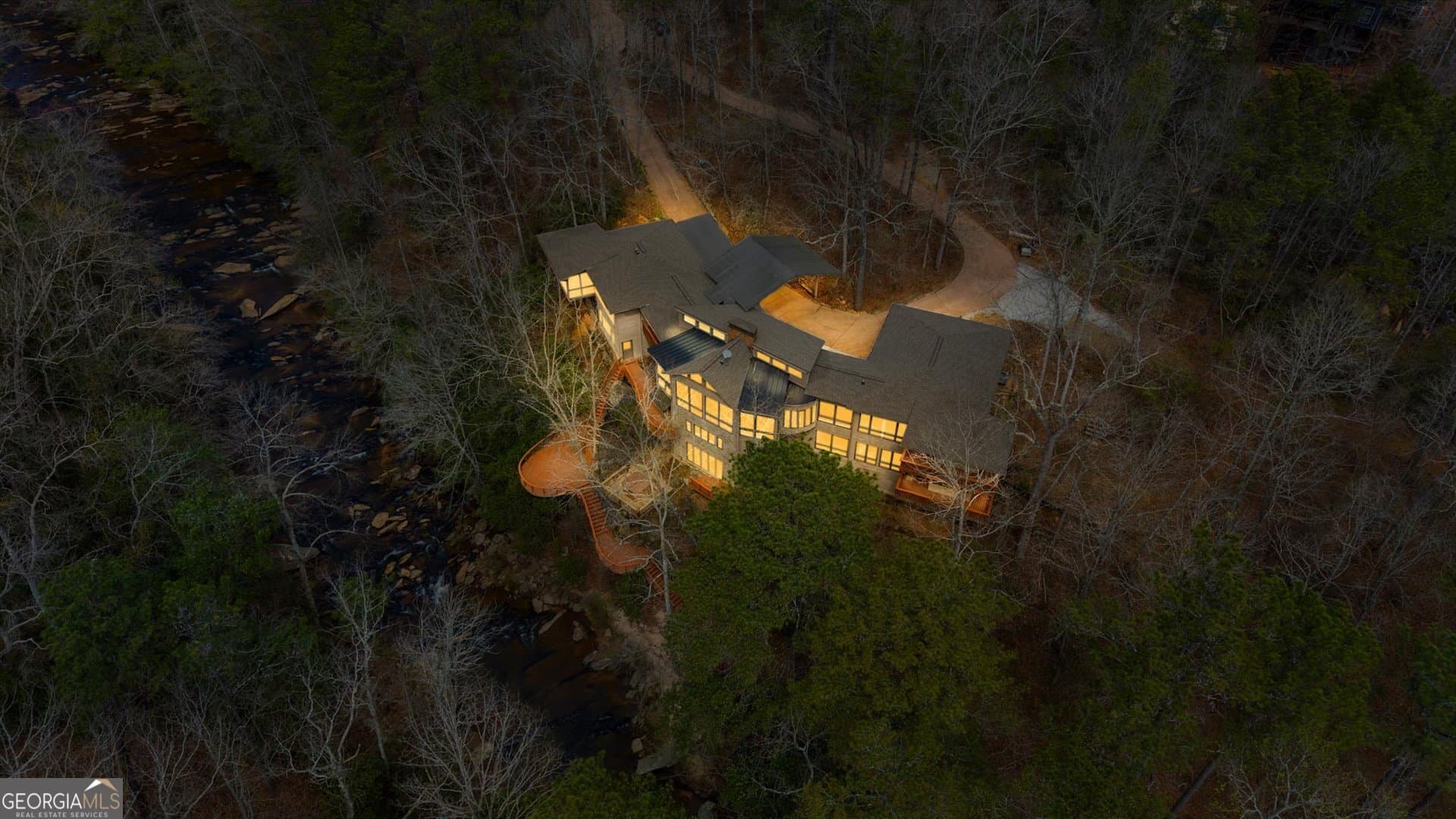 4 bedroom, 5.5 bathroom, 6,100 sq ft single family residence for sale at 1290 Davis Road, Carrollton, GA 30117 — photo 5
