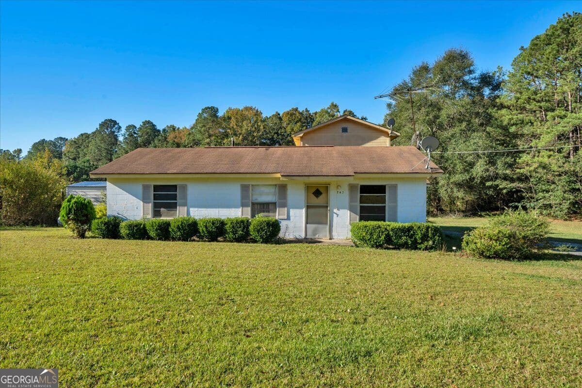 4 bedroom, 2 bathroom, 1,640 sq ft single family residence for sale at 742 Cary Road, Cochran, GA 31014 — photo 2