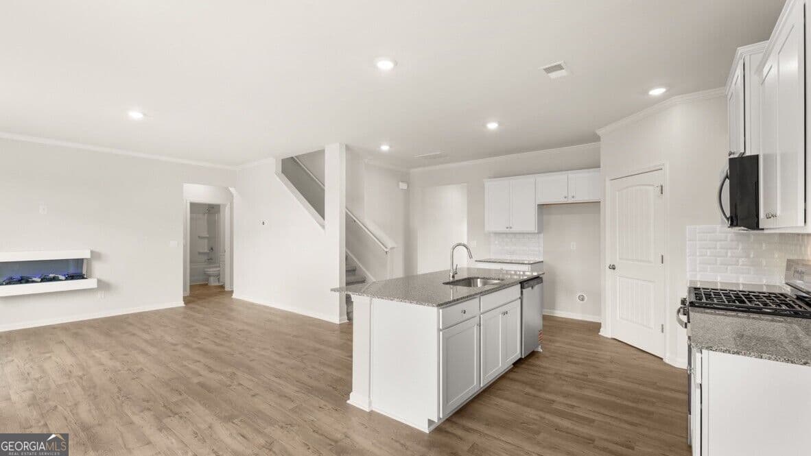 5 bedroom, 3 bathroom, 2,511 sq ft single family residence for sale at 499 Thompson Drive, Dallas, GA 30132 — photo 8