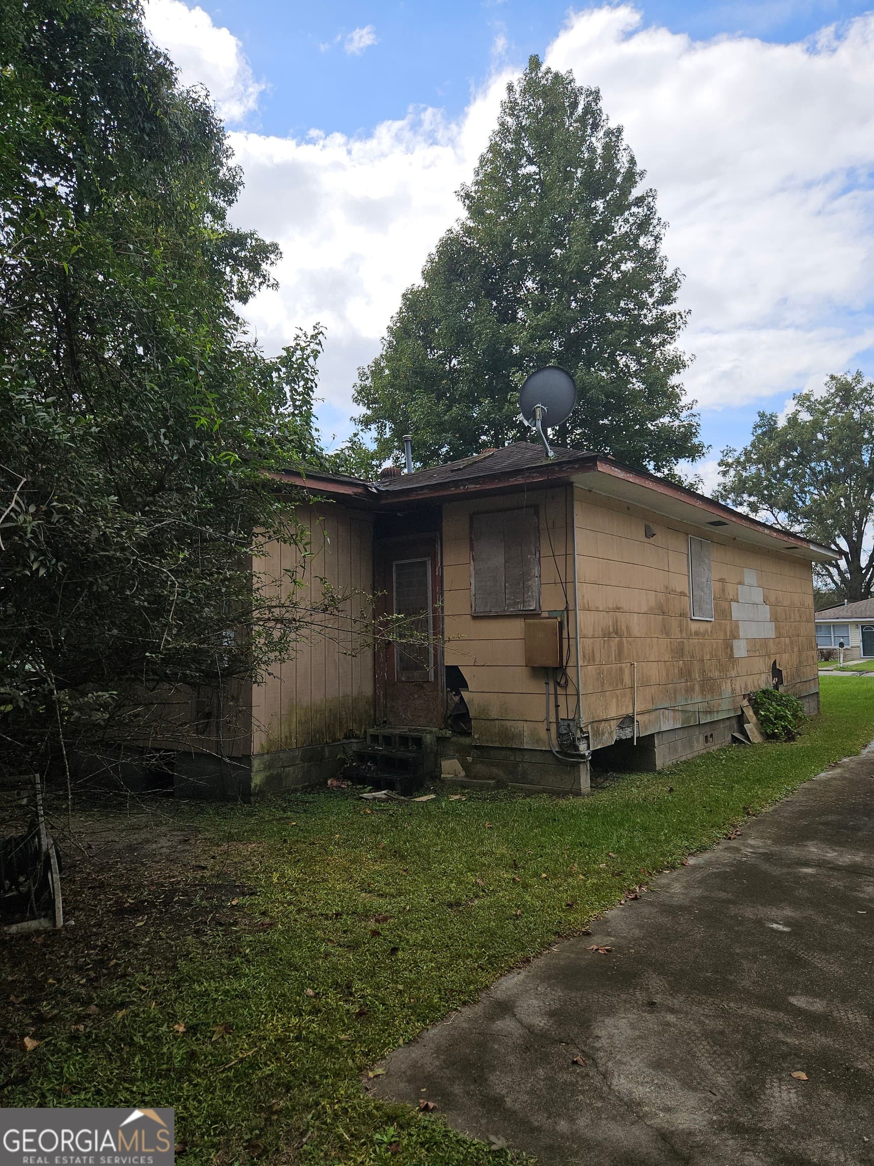 3 bedroom, 2 bathroom, 1,138 sq ft single family residence under contract at 106 Gordon Street, Port Wentworth, GA 31407 — photo 3