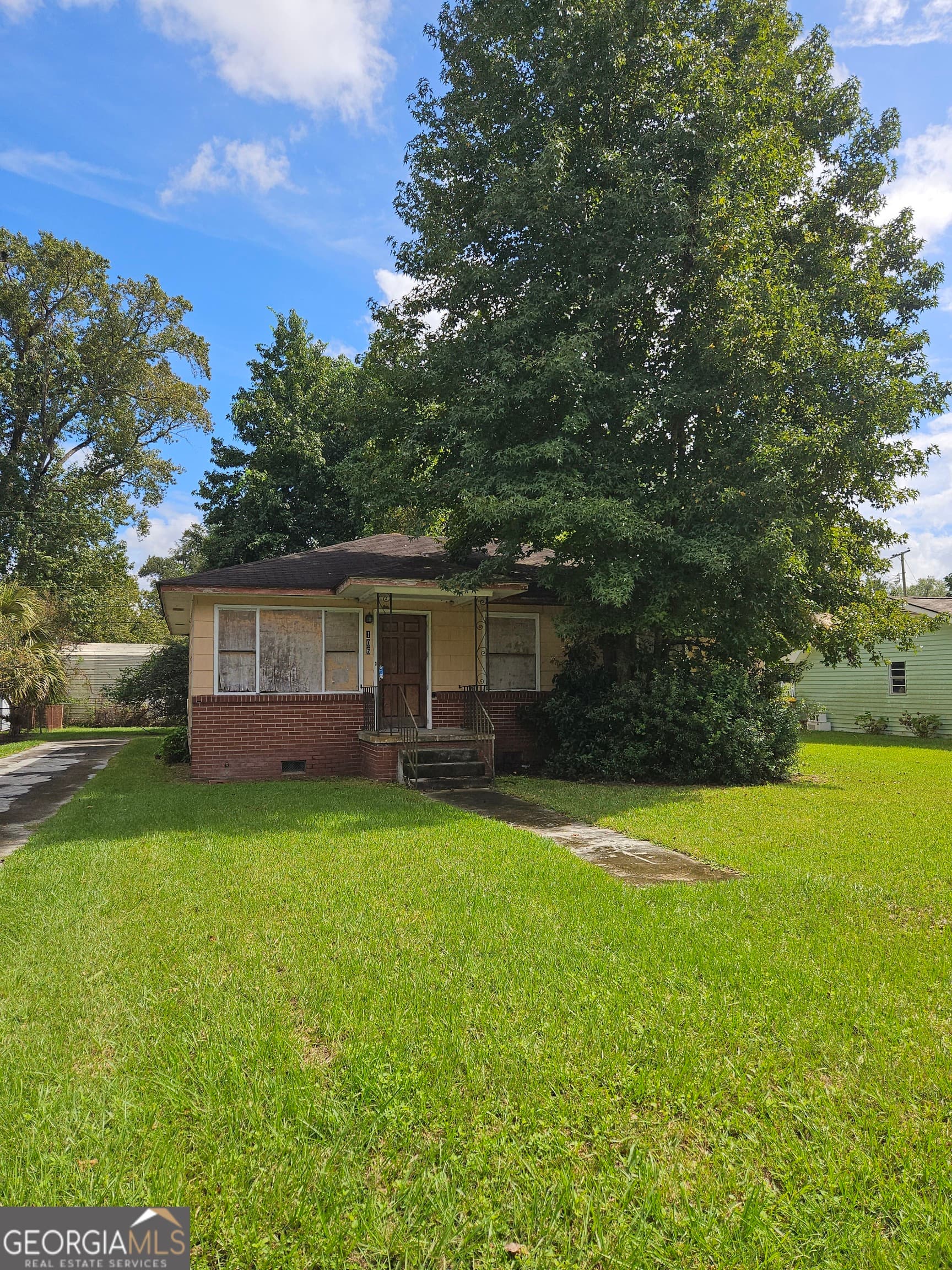 3 bedroom, 2 bathroom, 1,138 sq ft single family residence under contract at 106 Gordon Street, Port Wentworth, GA 31407