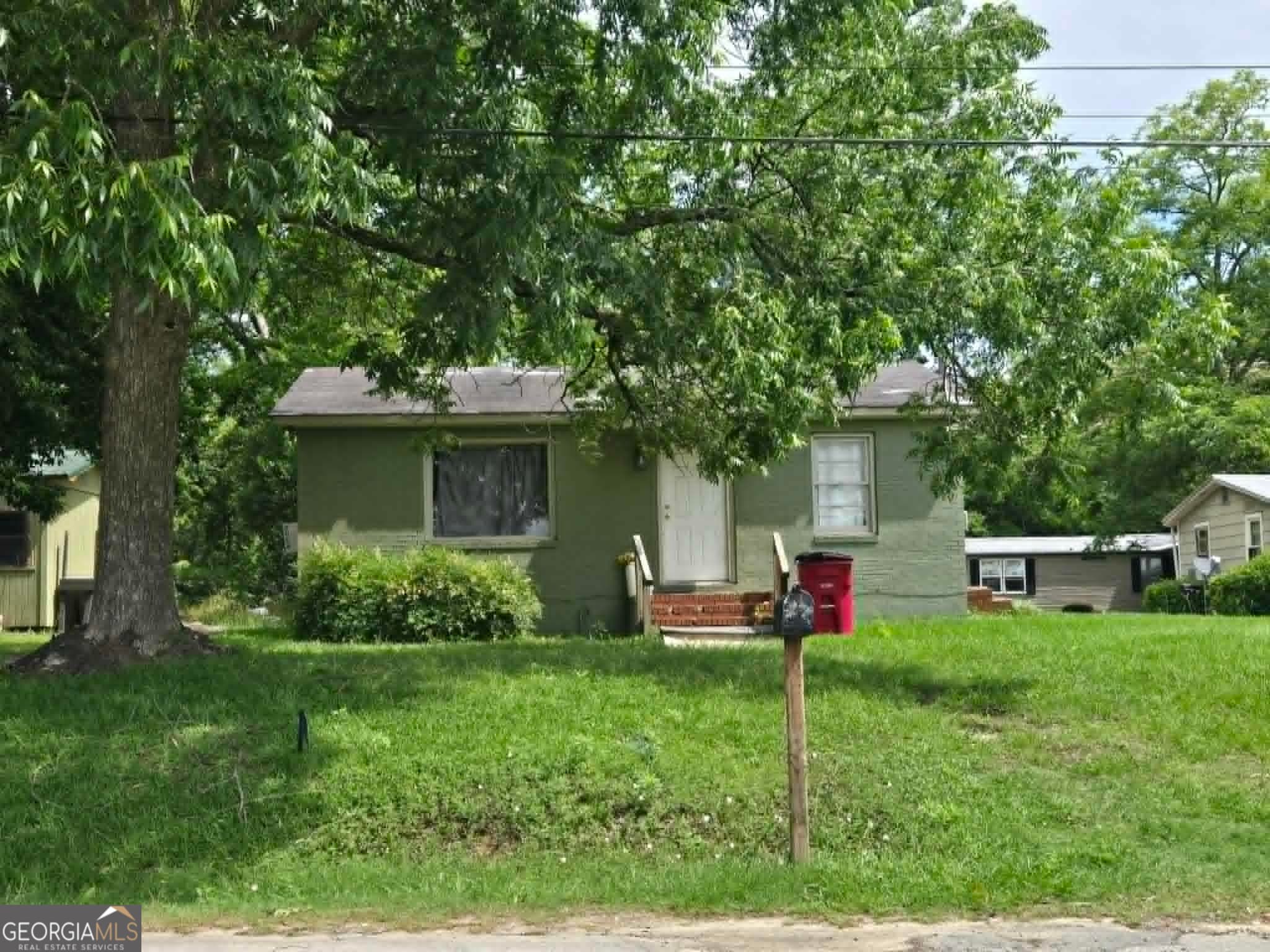 2 bedroom, 1 bathroom, 720 sq ft single family residence sold at 14 Hendley Street, Hawkinsville, GA 31036