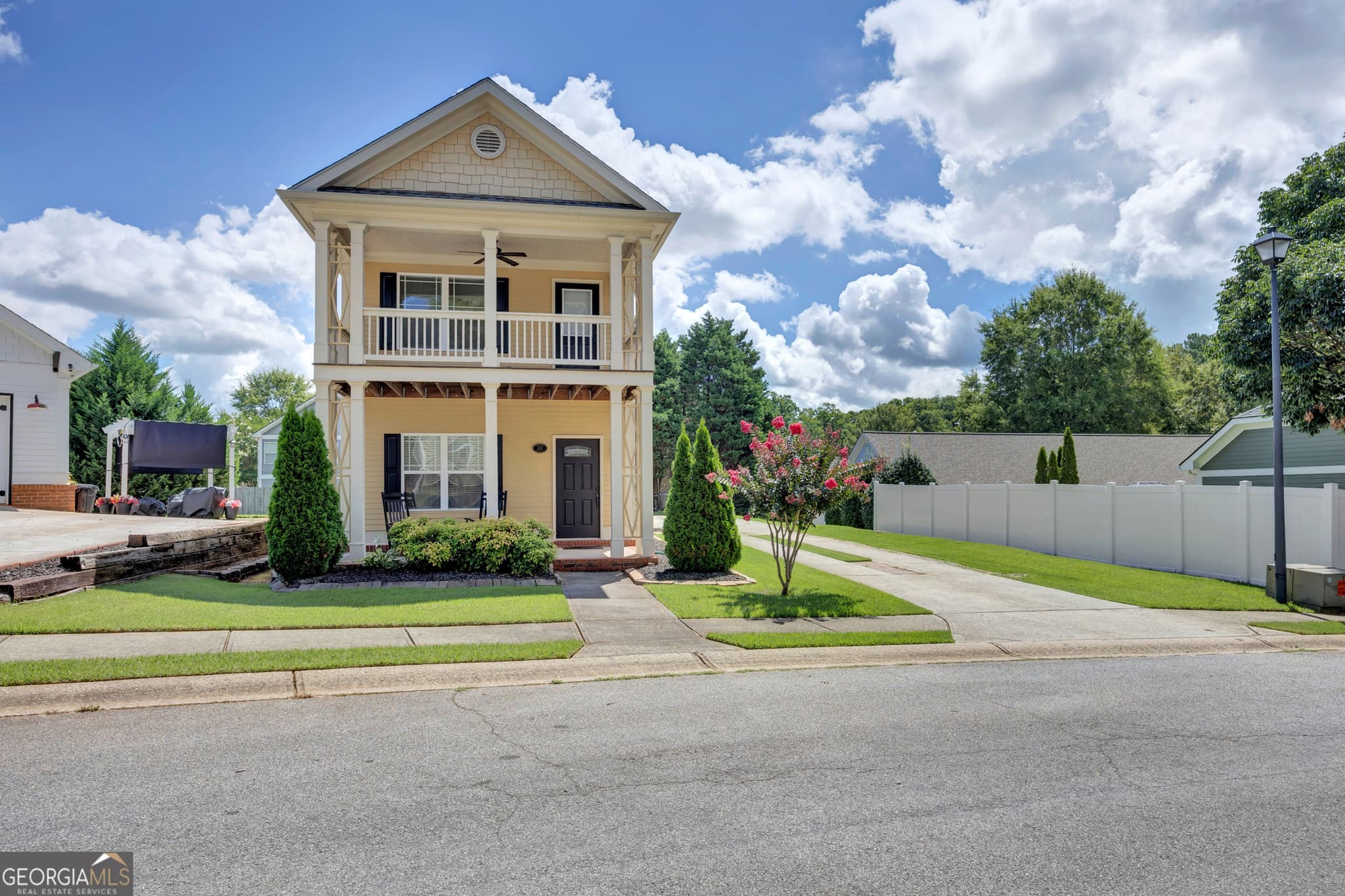 4 bedroom, 2.5 bathroom, 1,916 sq ft single family residence for sale at 20 Orchard Lane, Covington, GA 30014 — photo 2