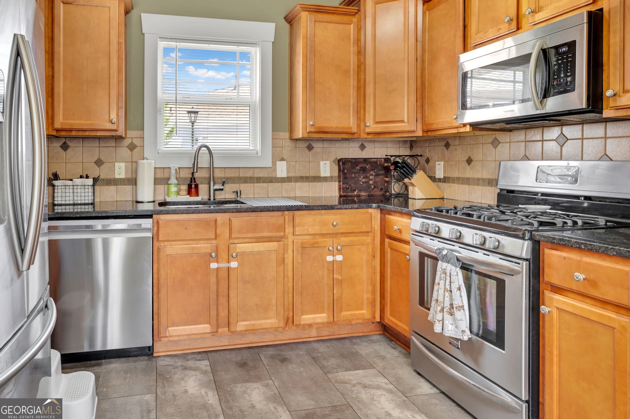 4 bedroom, 2.5 bathroom, 1,916 sq ft single family residence for sale at 20 Orchard Lane, Covington, GA 30014 — photo 10