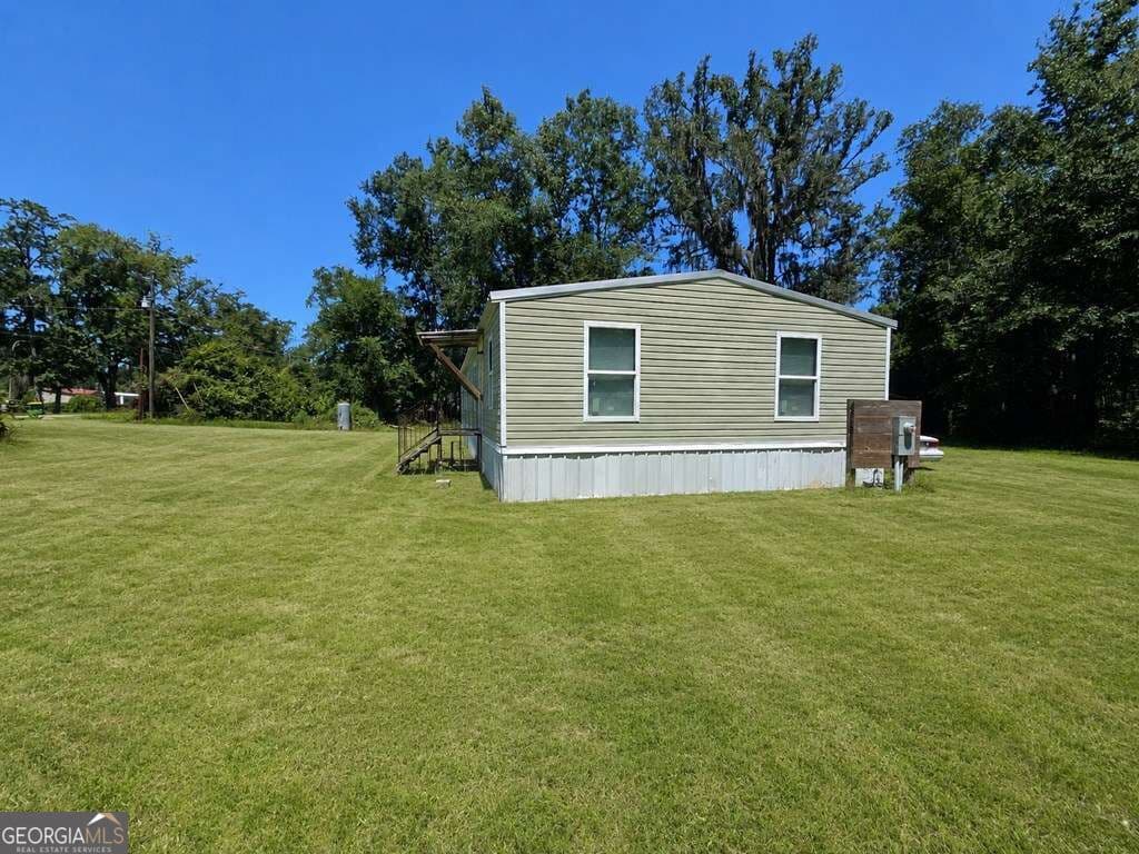3 bedroom, 2 bathroom, 1,440 sq ft manufactured home,single family residence for sale at 2804 Stuart Drive, Valdosta, GA 31601 — photo 2