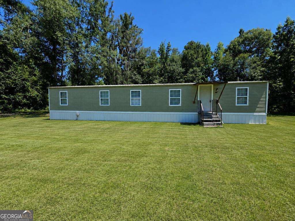 3 bedroom, 2 bathroom, 1,440 sq ft manufactured home,single family residence for sale at 2804 Stuart Drive, Valdosta, GA 31601