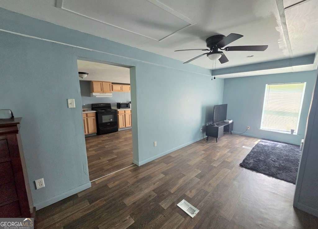 3 bedroom, 2 bathroom, 1,440 sq ft manufactured home,single family residence for sale at 2804 Stuart Drive, Valdosta, GA 31601 — photo 4