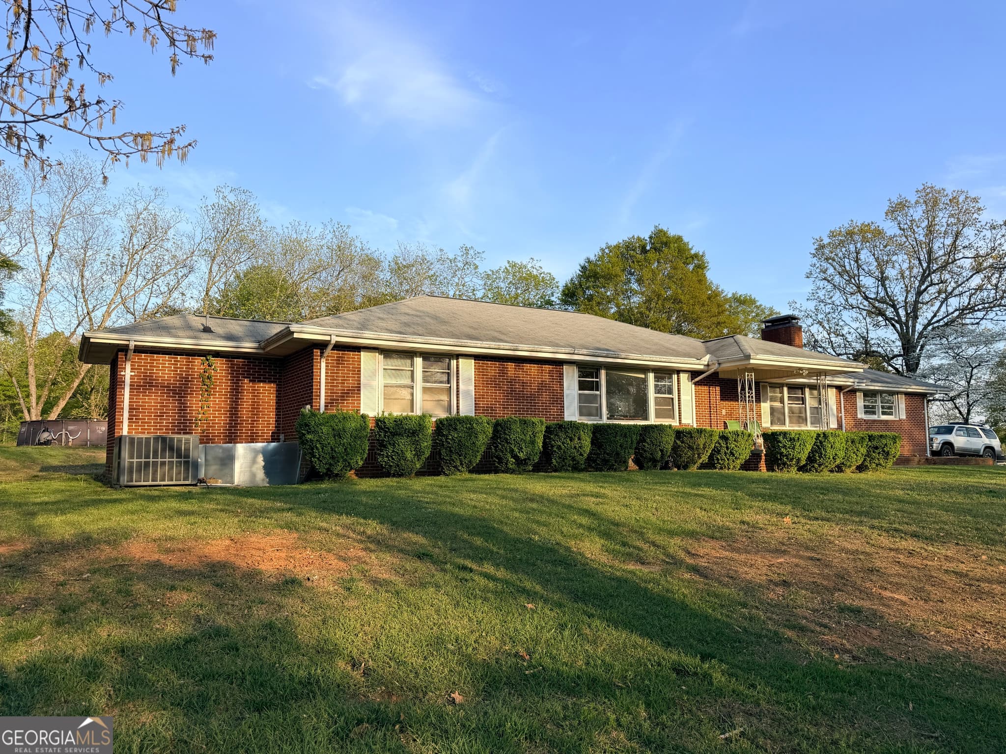 3 bedroom, 2 bathroom, 1,494 sq ft single family residence for sale at 177 Marvin Miles Road, Clermont, GA 30527 — photo 2