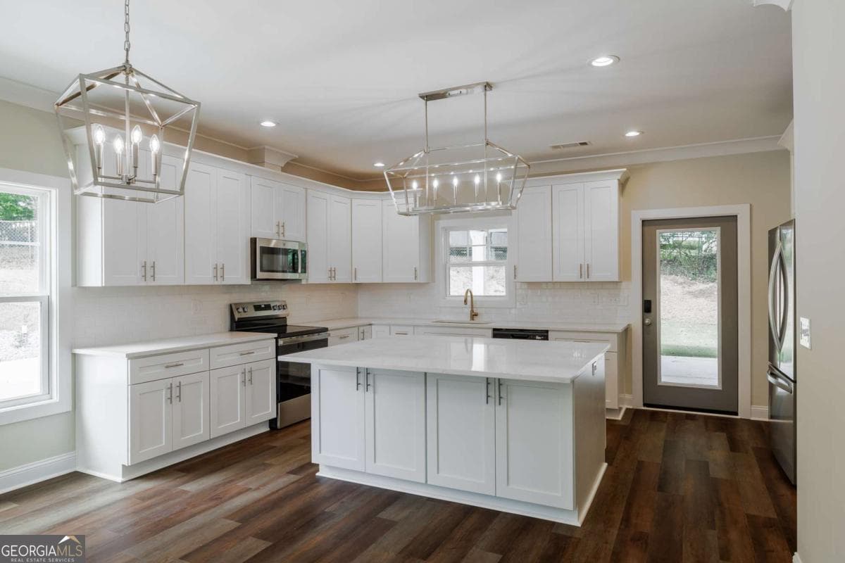6 bedroom, 5.5 bathroom, 2,655 sq ft single family residence for sale at 235 Pearl Street, Athens, GA 30601 — photo 5
