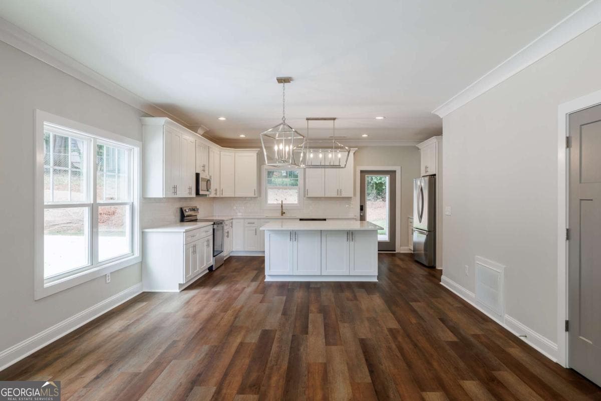6 bedroom, 5.5 bathroom, 2,655 sq ft single family residence for sale at 235 Pearl Street, Athens, GA 30601 — photo 4