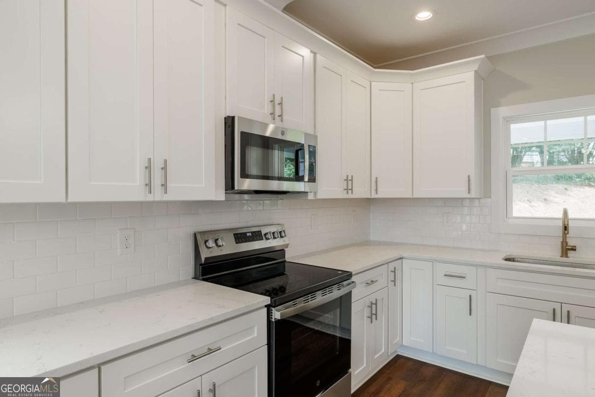 6 bedroom, 5.5 bathroom, 2,655 sq ft single family residence for sale at 235 Pearl Street, Athens, GA 30601 — photo 8