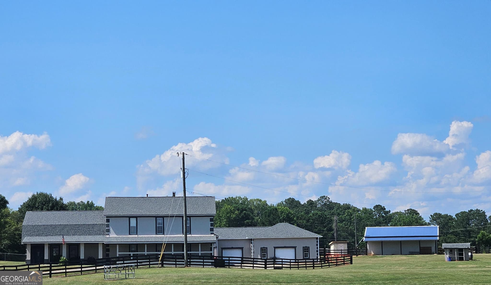 5 bedroom, 4 bathroom, 3,516 sq ft single family residence for sale at 351 Moose Lodge Road, Griffin, GA 30224 — photo 3