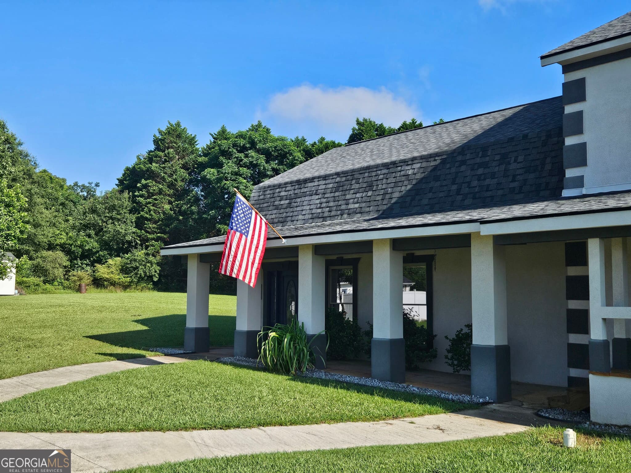 5 bedroom, 4 bathroom, 3,516 sq ft single family residence for sale at 351 Moose Lodge Road, Griffin, GA 30224 — photo 4