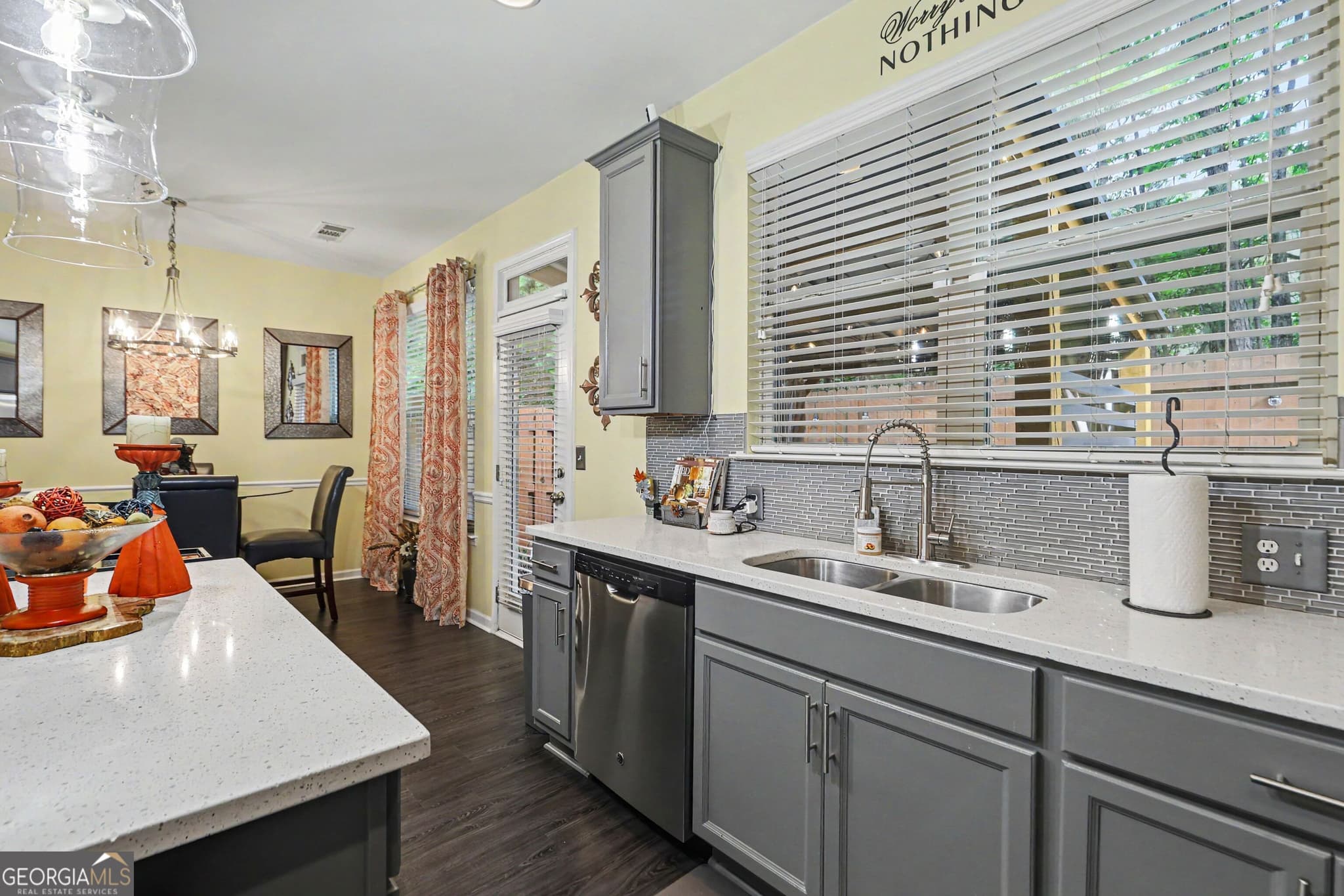 3 bedroom, 2.5 bathroom, 1,968 sq ft townhouse for sale at 5563 Radford Loop, Fairburn, GA 30213 — photo 2