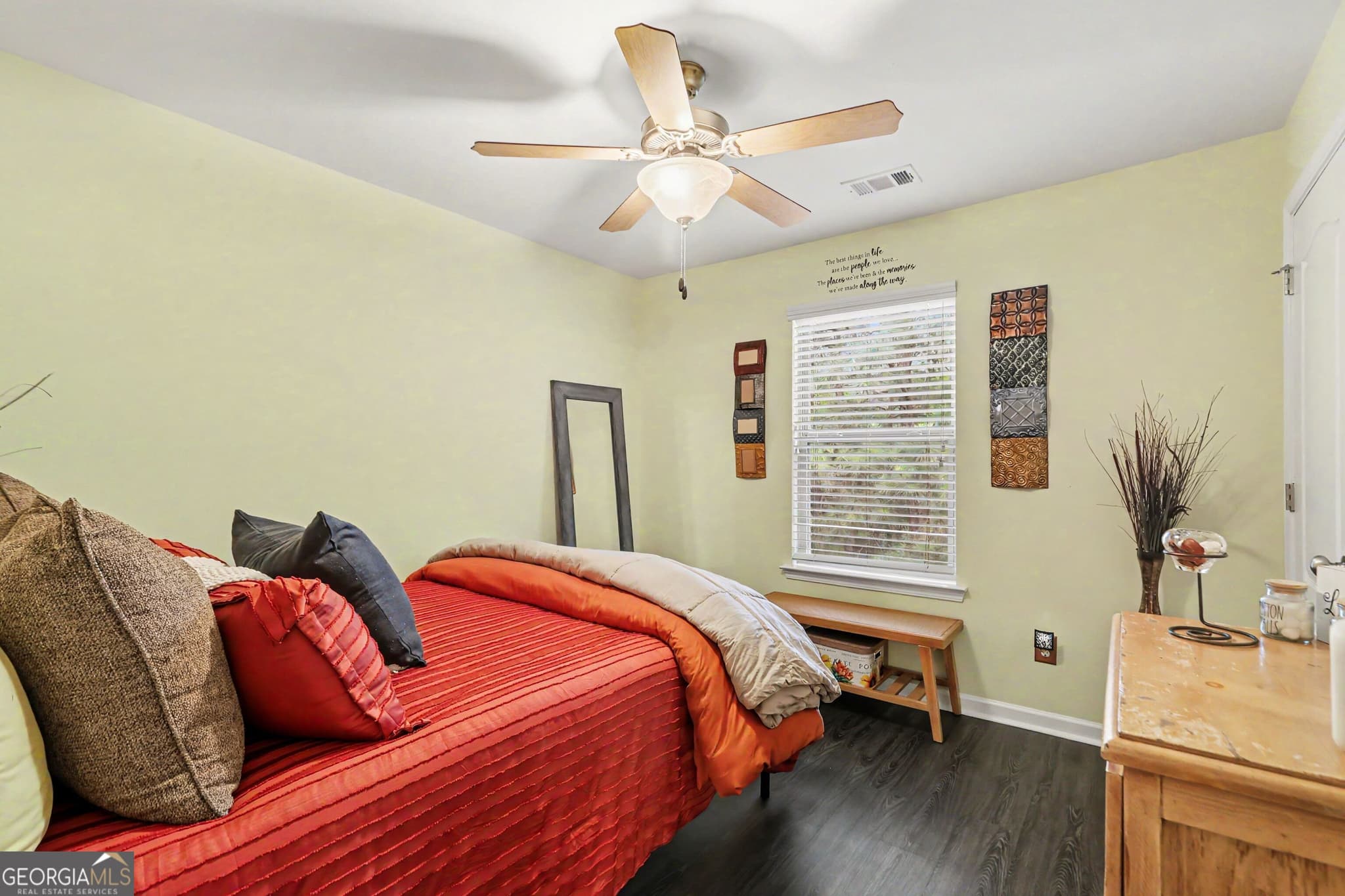 3 bedroom, 2.5 bathroom, 1,968 sq ft townhouse for sale at 5563 Radford Loop, Fairburn, GA 30213 — photo 7