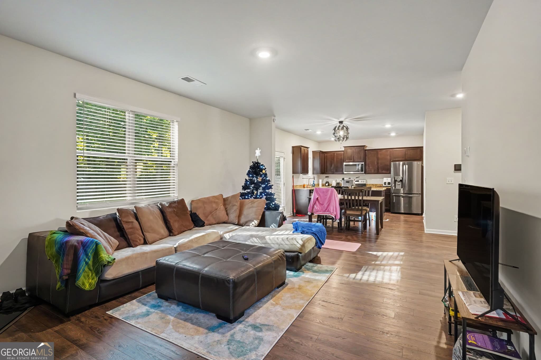 4 bedroom, 2.5 bathroom, 2,276 sq ft single family residence for sale at 9883 Byrne Drive, Jonesboro, GA 30236 — photo 6