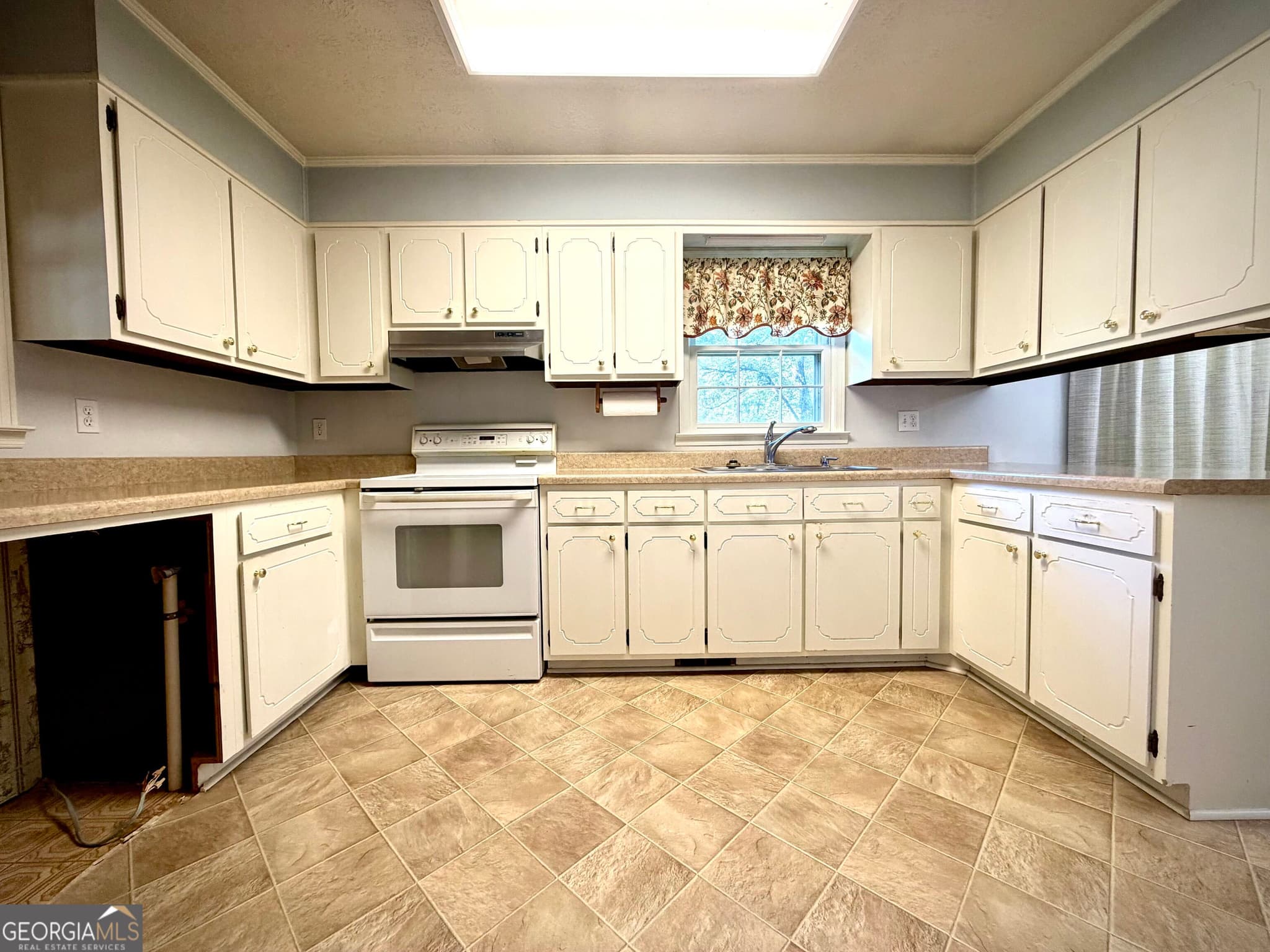 3 bedroom, 2.5 bathroom, 1,338 sq ft single family residence for sale at 4354 Stuckey Road, Danville, GA 31017 — photo 3