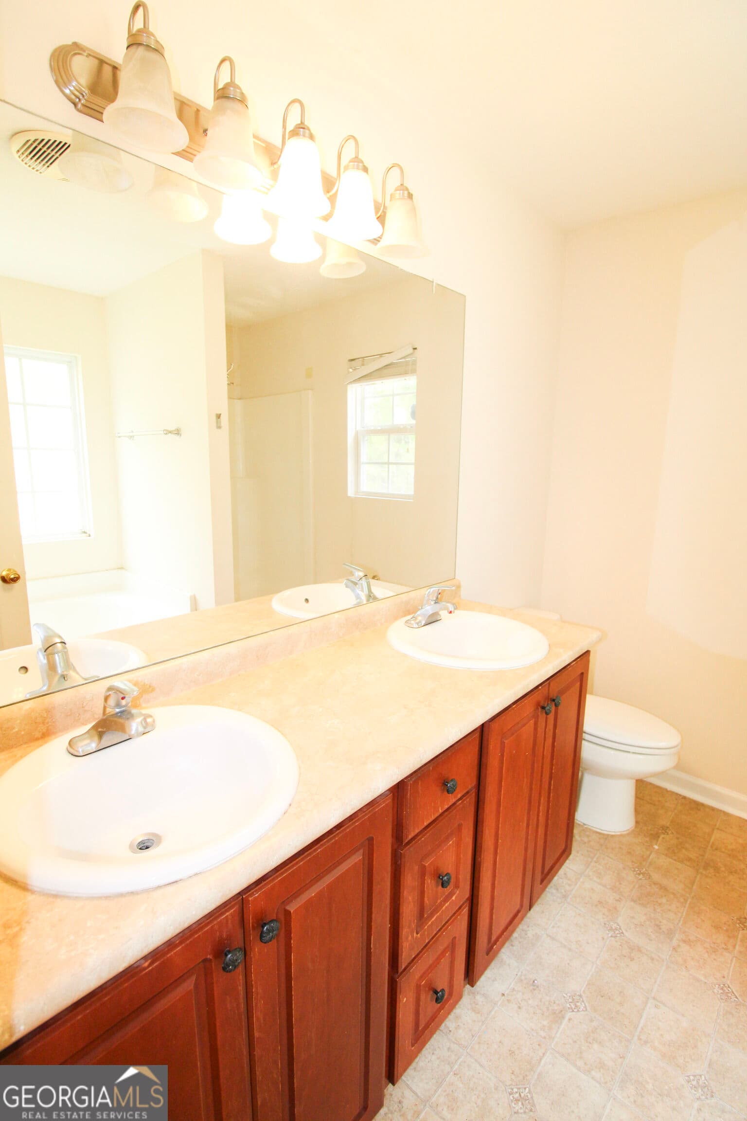 4 bedroom, 3 bathroom, 2,145 sq ft single family residence for rent at 8010 Ponderosa Pine Boulevard, Statesboro, GA 30458 for $2,100 a month — photo 10