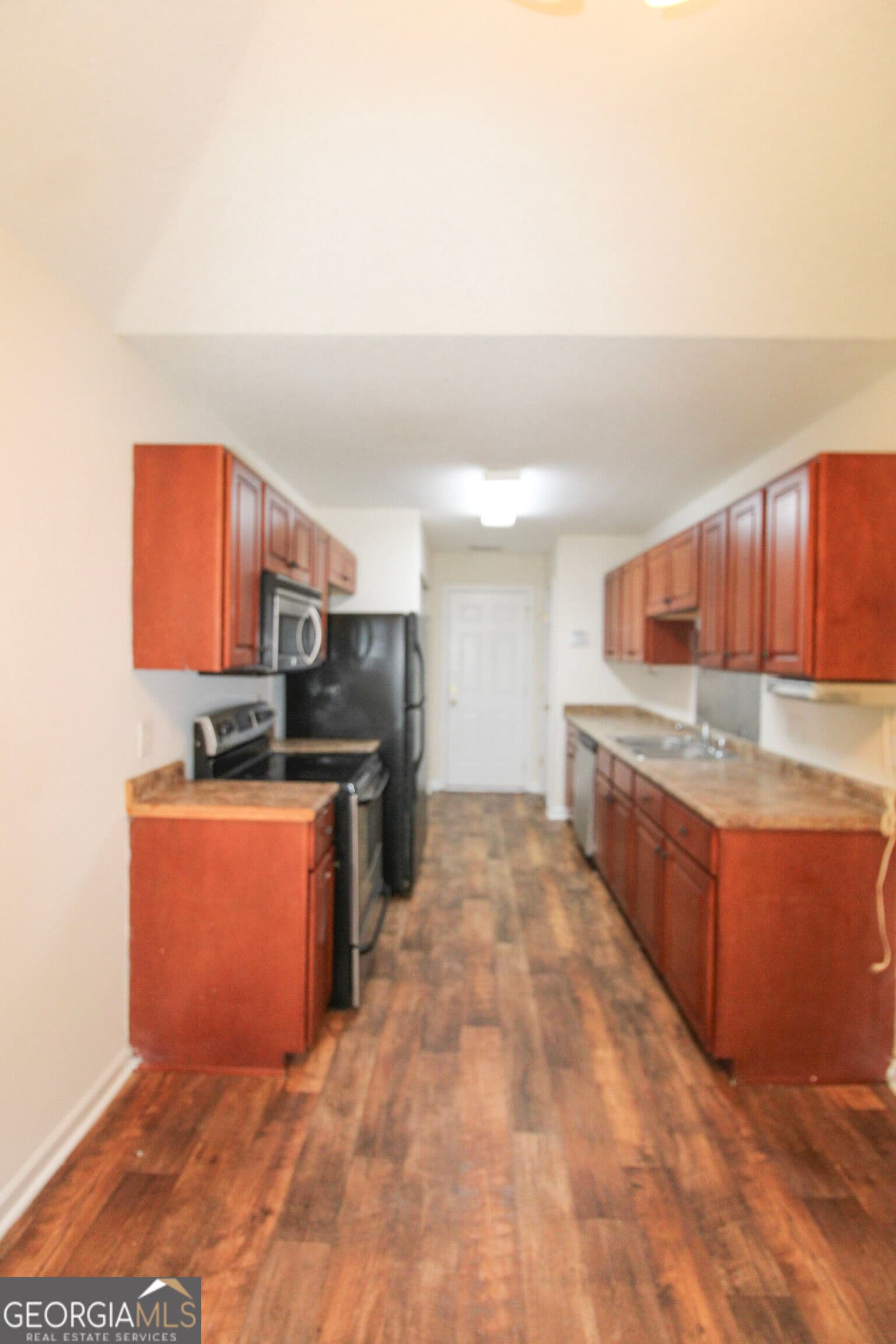 4 bedroom, 3 bathroom, 2,145 sq ft single family residence for rent at 8010 Ponderosa Pine Boulevard, Statesboro, GA 30458 for $2,100 a month — photo 4