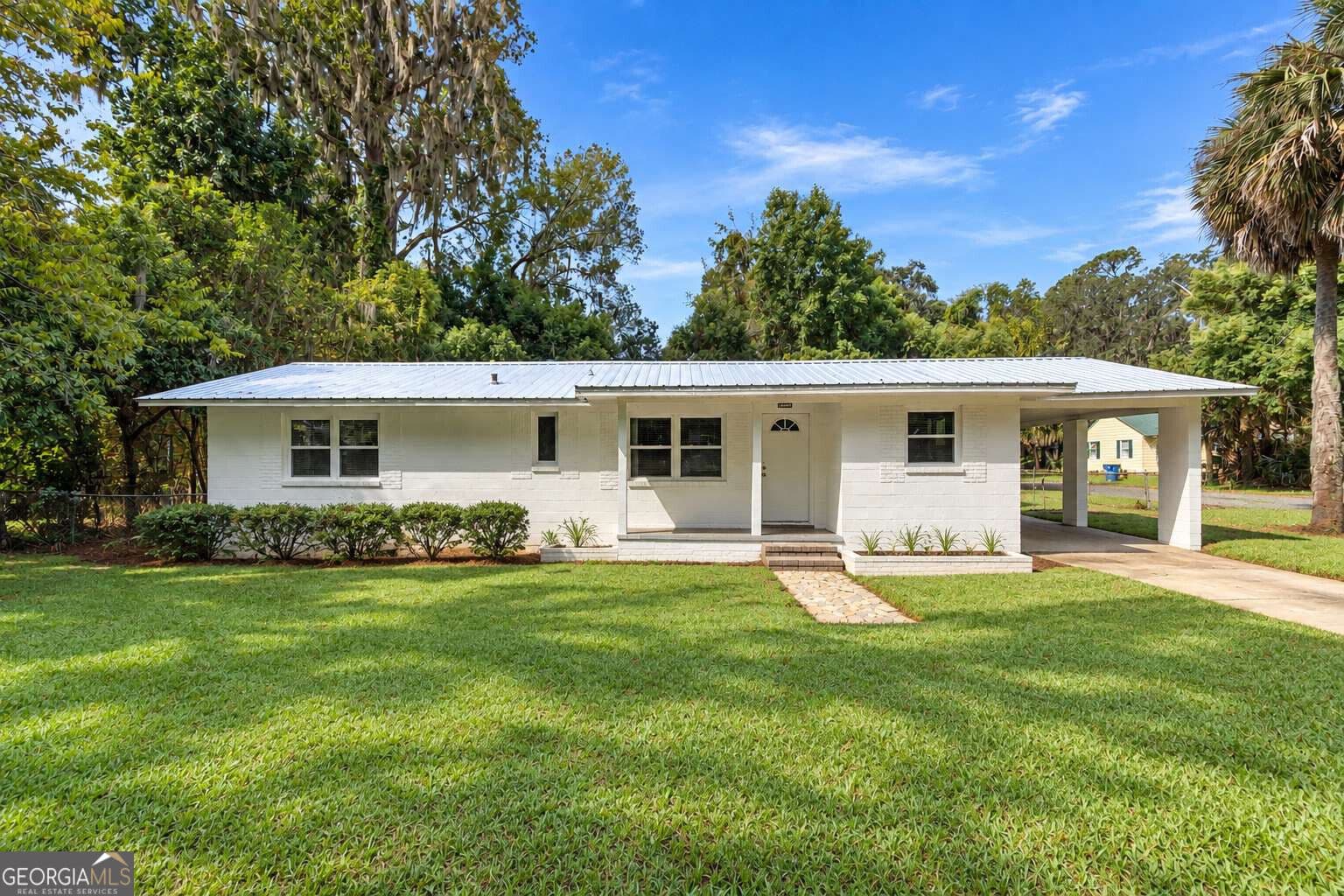 3 bedroom, 2 bathroom, 1,164 sq ft single family residence for sale at 2929 Union Street, Brunswick, GA 31520