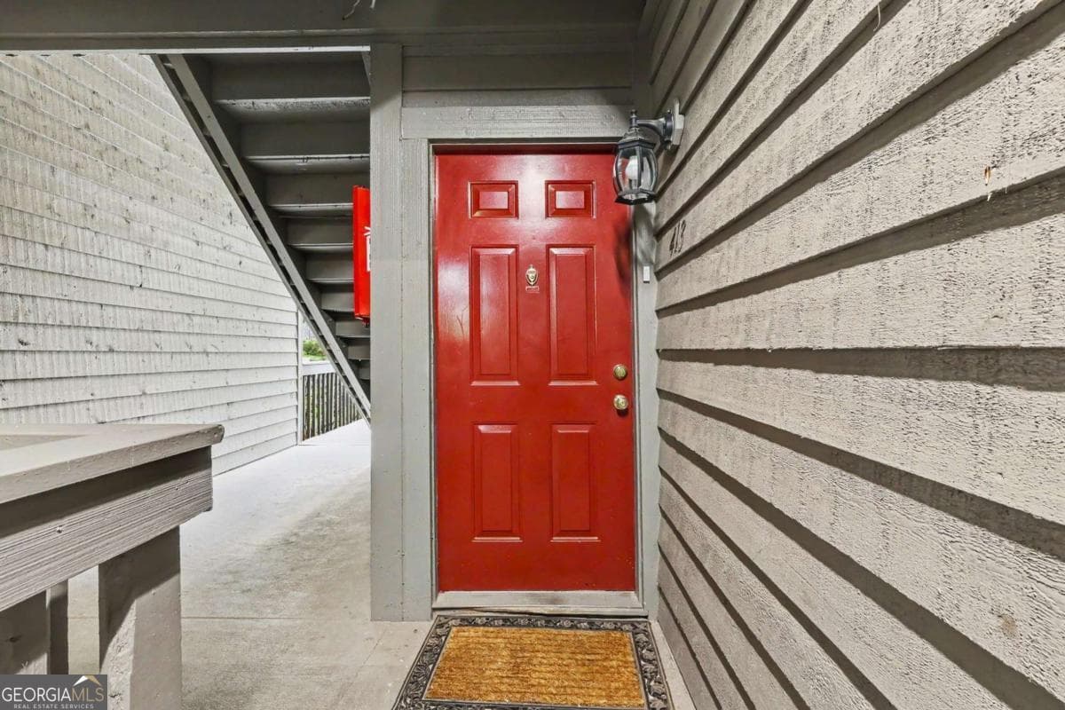 2 bedroom, 1 bathroom, 1,045 sq ft condominium for sale at 413 Tuxworth Circle, Decatur, GA 30033 — photo 3
