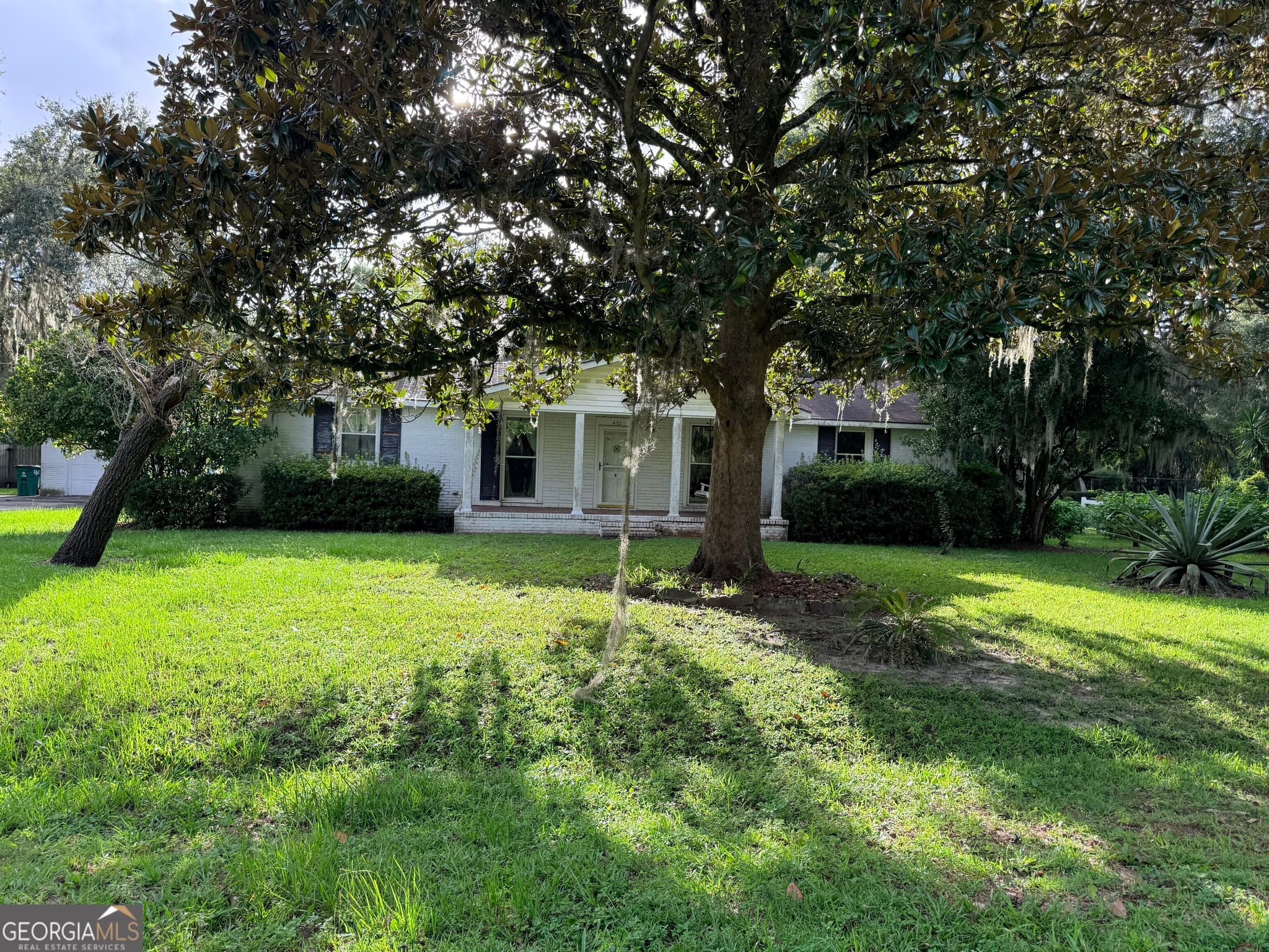 4 bedroom, 3 bathroom, 2,311 sq ft single family residence under contract at 451 Charles Street, St. Marys, GA 31558 — photo 3