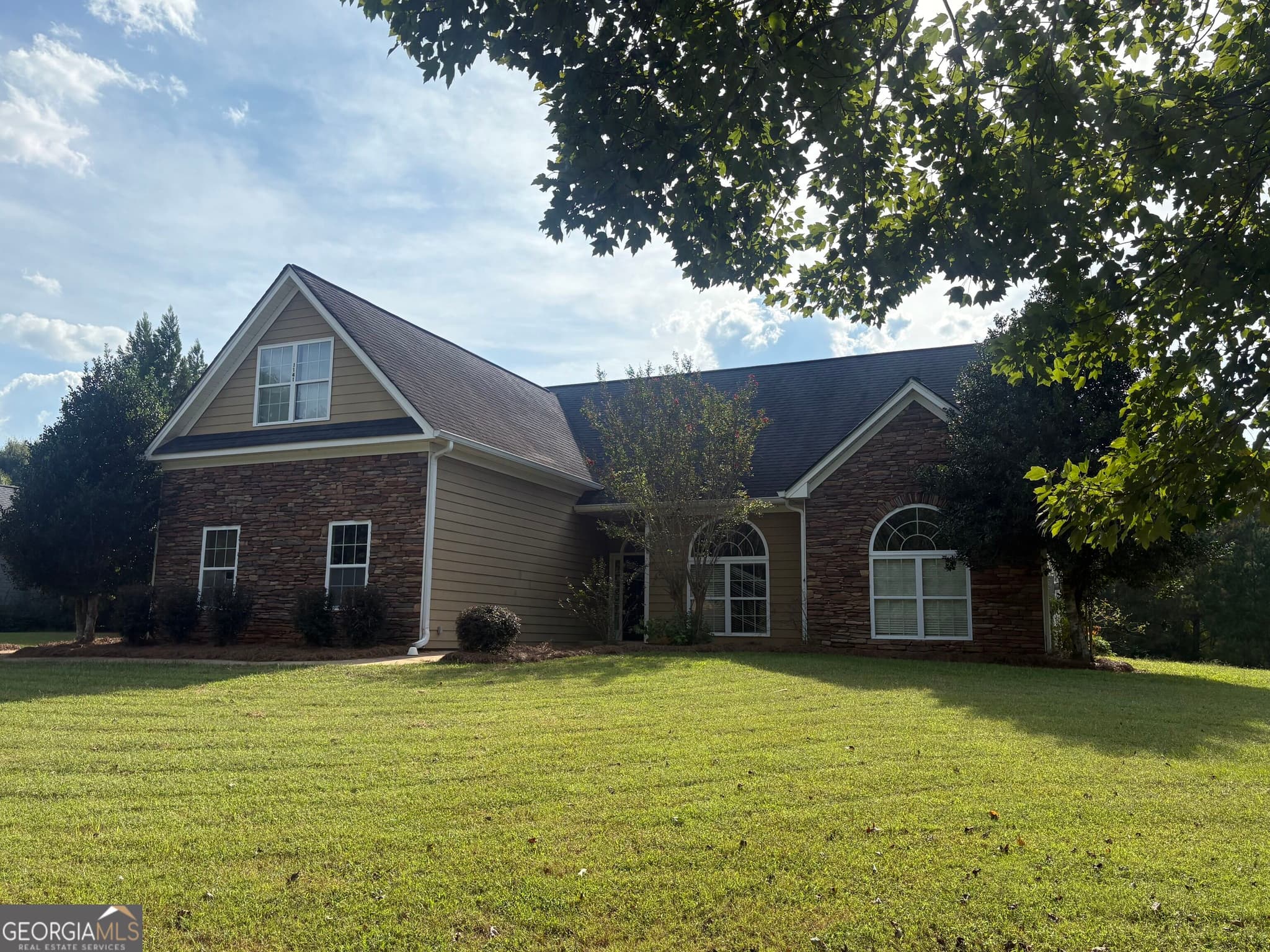 4 bedroom, 3 bathroom, 2,700 sq ft single family residence for rent at 1141 Whispering Lakes Trail, Madison, GA 30650 for $2,600 a month — photo 1 of 1