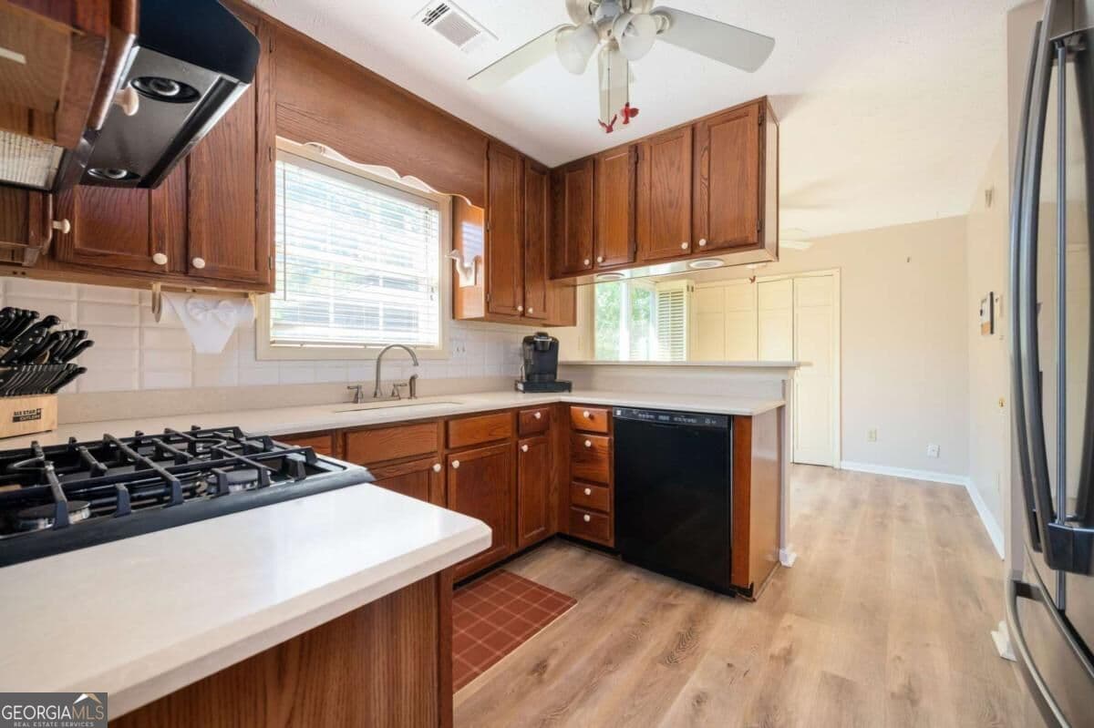 3 bedroom, 2 bathroom, 1,392 sq ft single family residence for sale at 4015 Paloverde Drive, Kennesaw, GA 30144 — photo 7