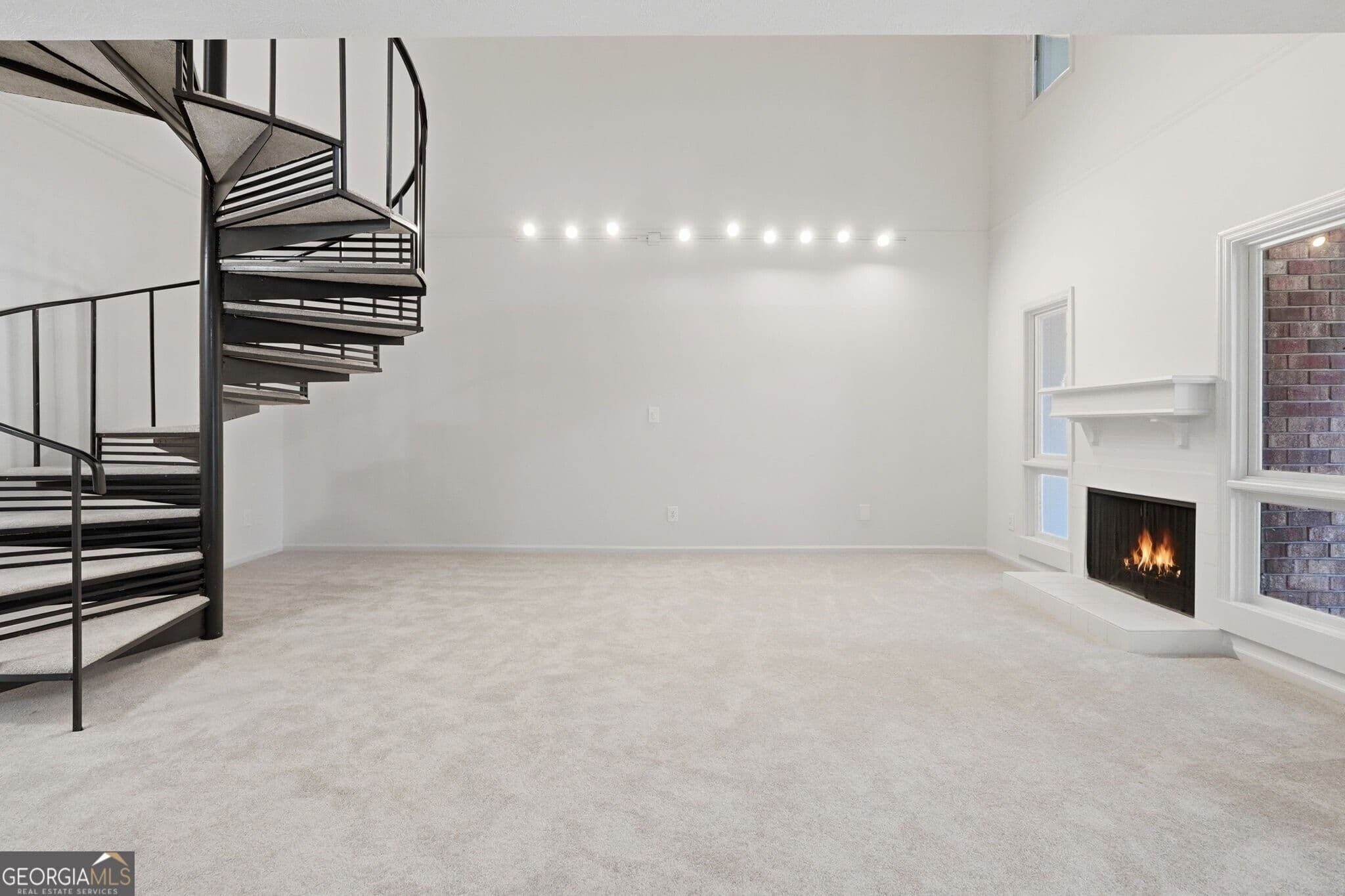 3 bedroom, 2.5 bathroom, 2,228 sq ft townhouse for sale at 3229 Clairmont North, Atlanta, GA 30329 — photo 10