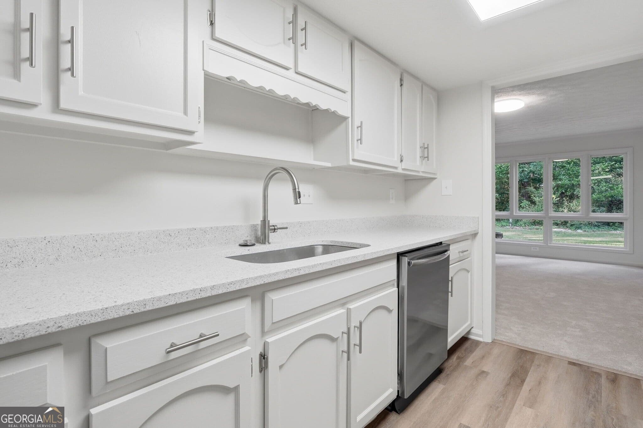 3 bedroom, 2.5 bathroom, 2,228 sq ft townhouse for sale at 3229 Clairmont North, Atlanta, GA 30329 — photo 4