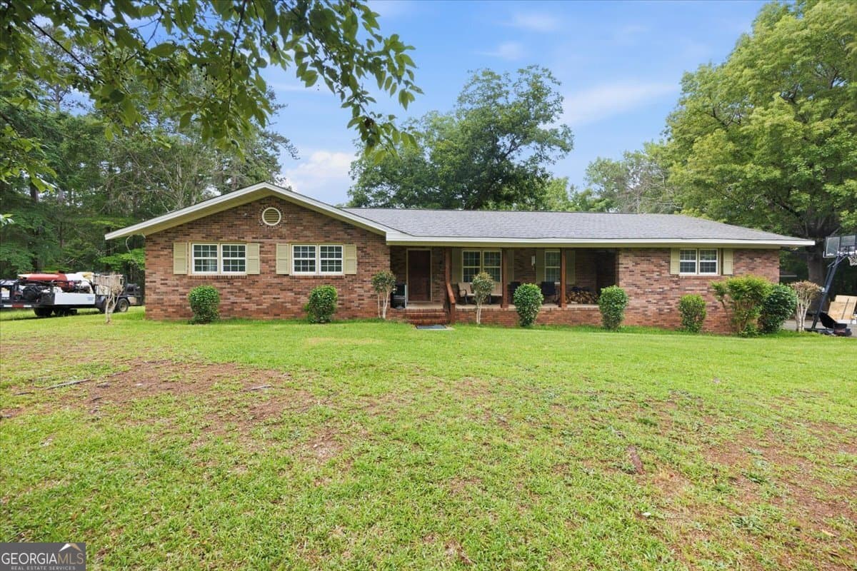 3 bedroom, 2 bathroom, 2,325 sq ft single family residence sold at 1052 Howard Roberts Road, Gray, GA 31032