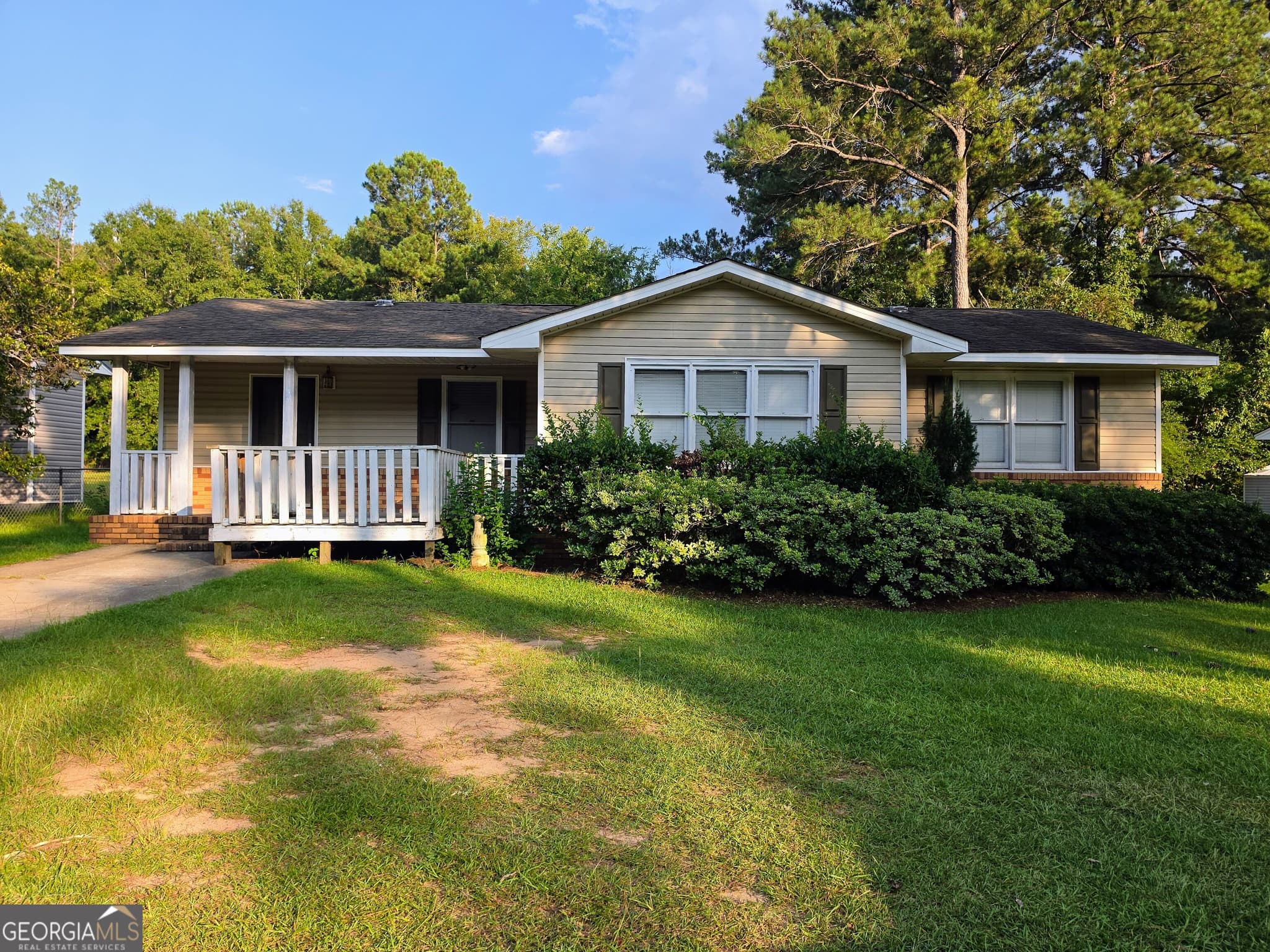 3 bedroom, 1.5 bathroom, 1,458 sq ft single family residence for rent at 2409 River Ridge Road, Milledgeville, GA 31061 for $1,300 a month