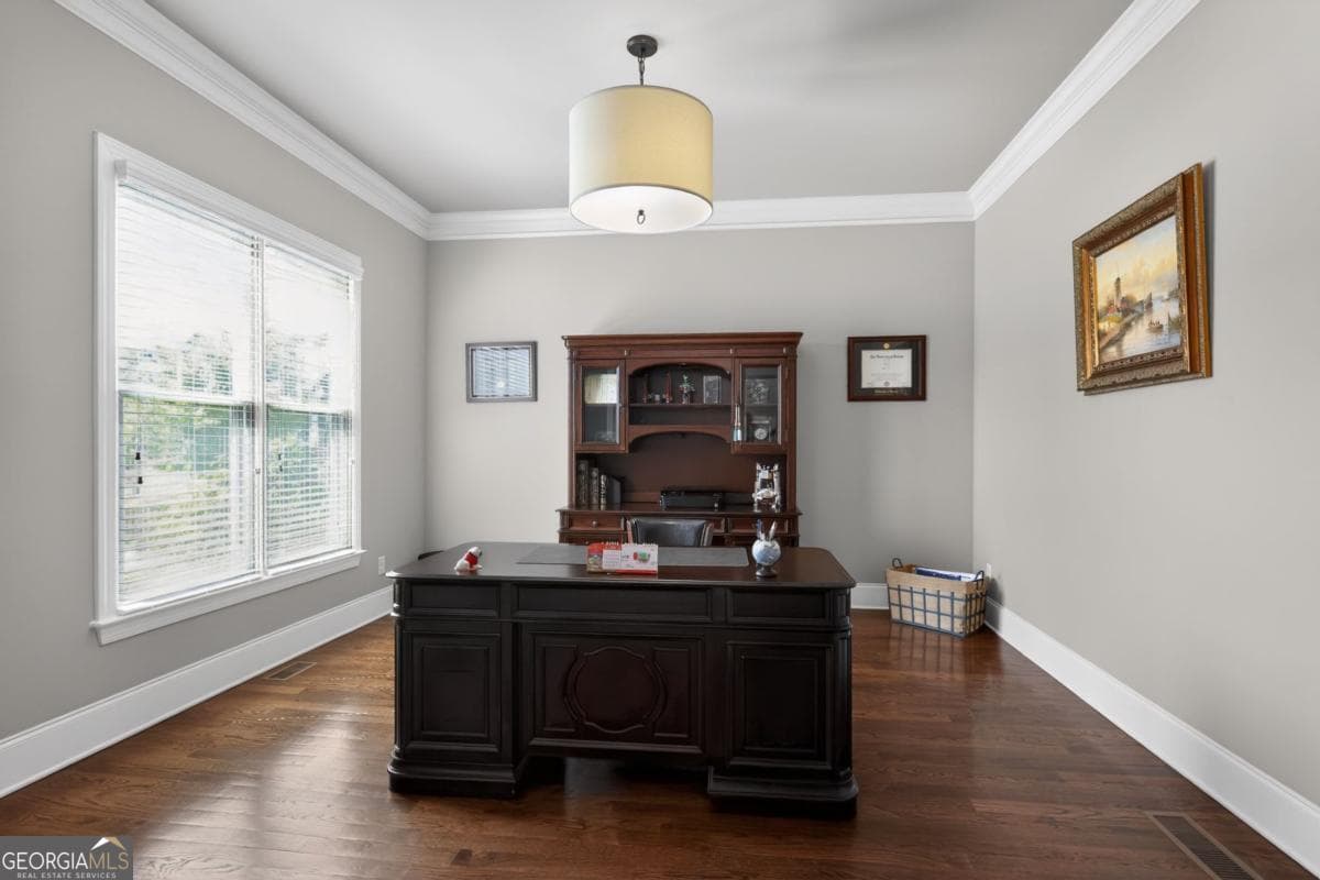 6 bedroom, 6 bathroom, 6,853 sq ft single family residence for sale at 2083 Skybrooke Lane, Hoschton, GA 30548 — photo 8