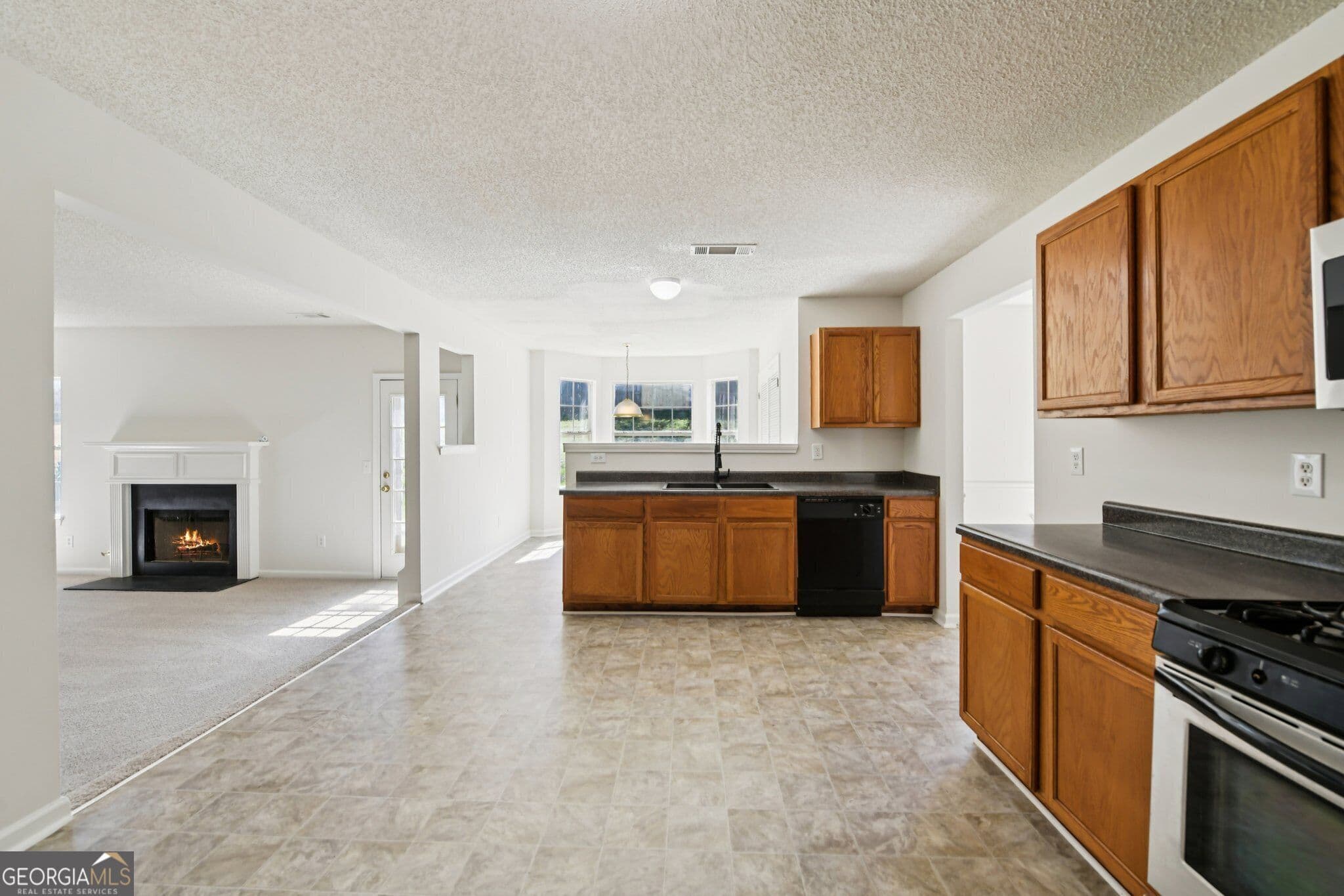 5 bedroom, 2.5 bathroom, 2,724 sq ft single family residence for rent at 6163 Remington Park, Lithonia, GA 30058 for $2,829 a month — photo 7