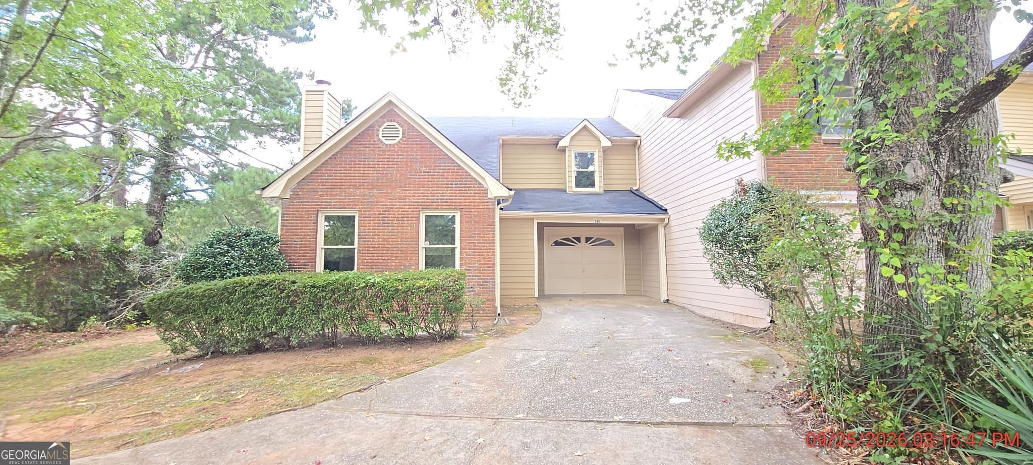 2 bedroom, 2.5 bathroom, 1,362 sq ft townhouse for rent at 391 N Beach Court, Riverdale, GA 30274 for $1,650 a month — photo 1 of 17
