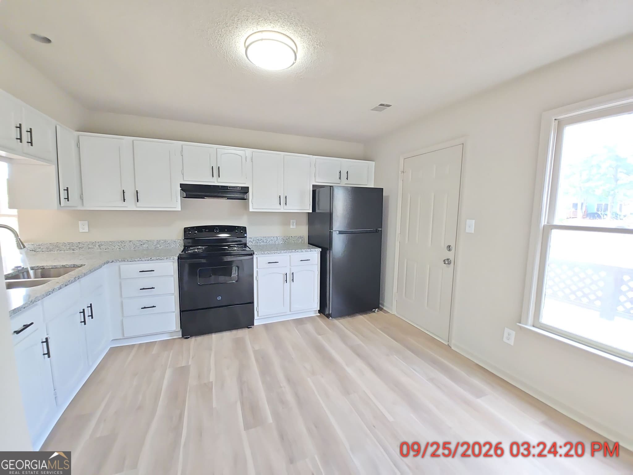 2 bedroom, 2.5 bathroom, 1,362 sq ft townhouse for rent at 391 N Beach Court, Riverdale, GA 30274 for $1,650 a month — photo 5