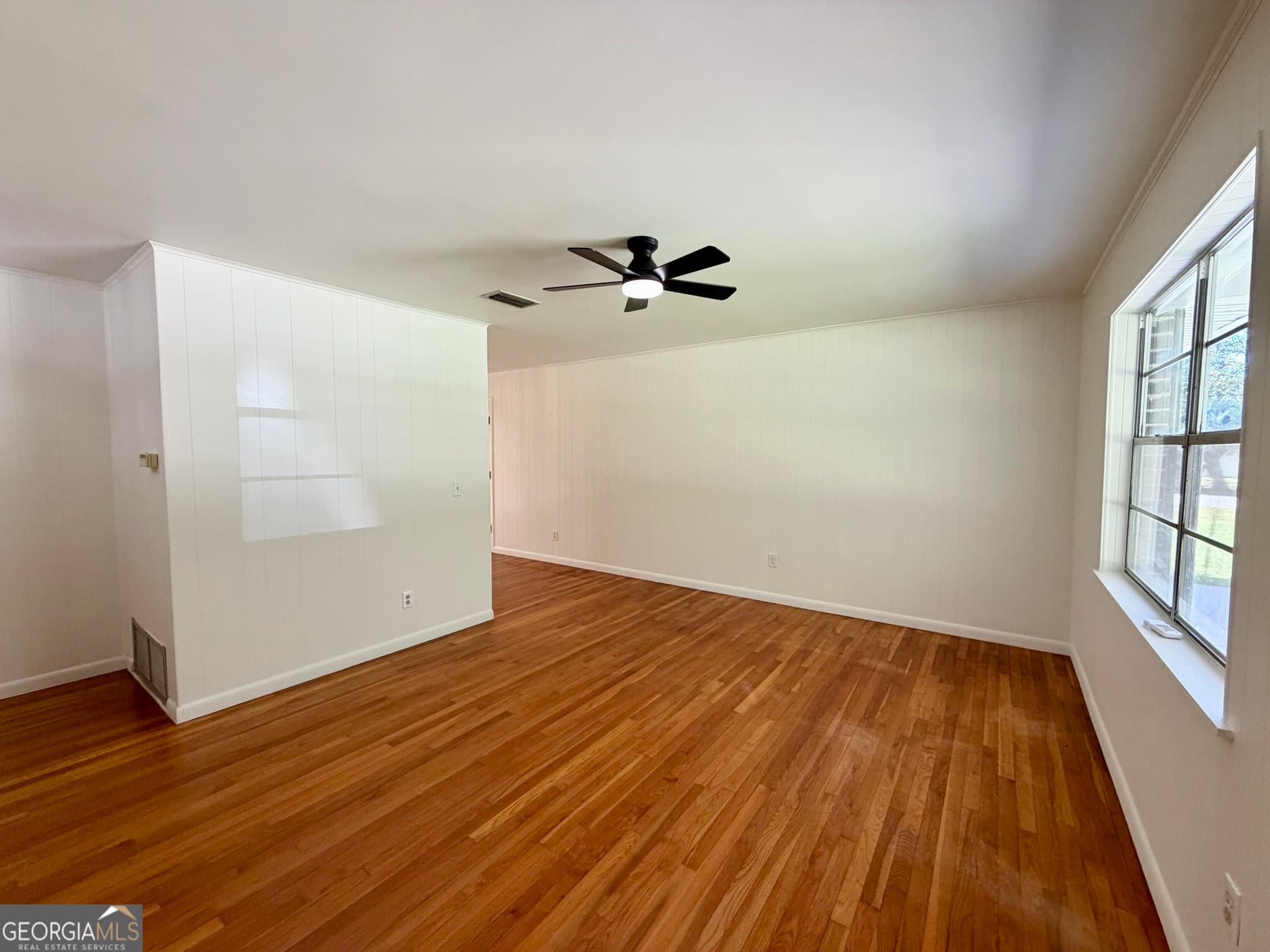 3 bedroom, 2 bathroom, 1,232 sq ft single family residence for sale at 201 North Drive, Woodbine, GA 31569 — photo 3