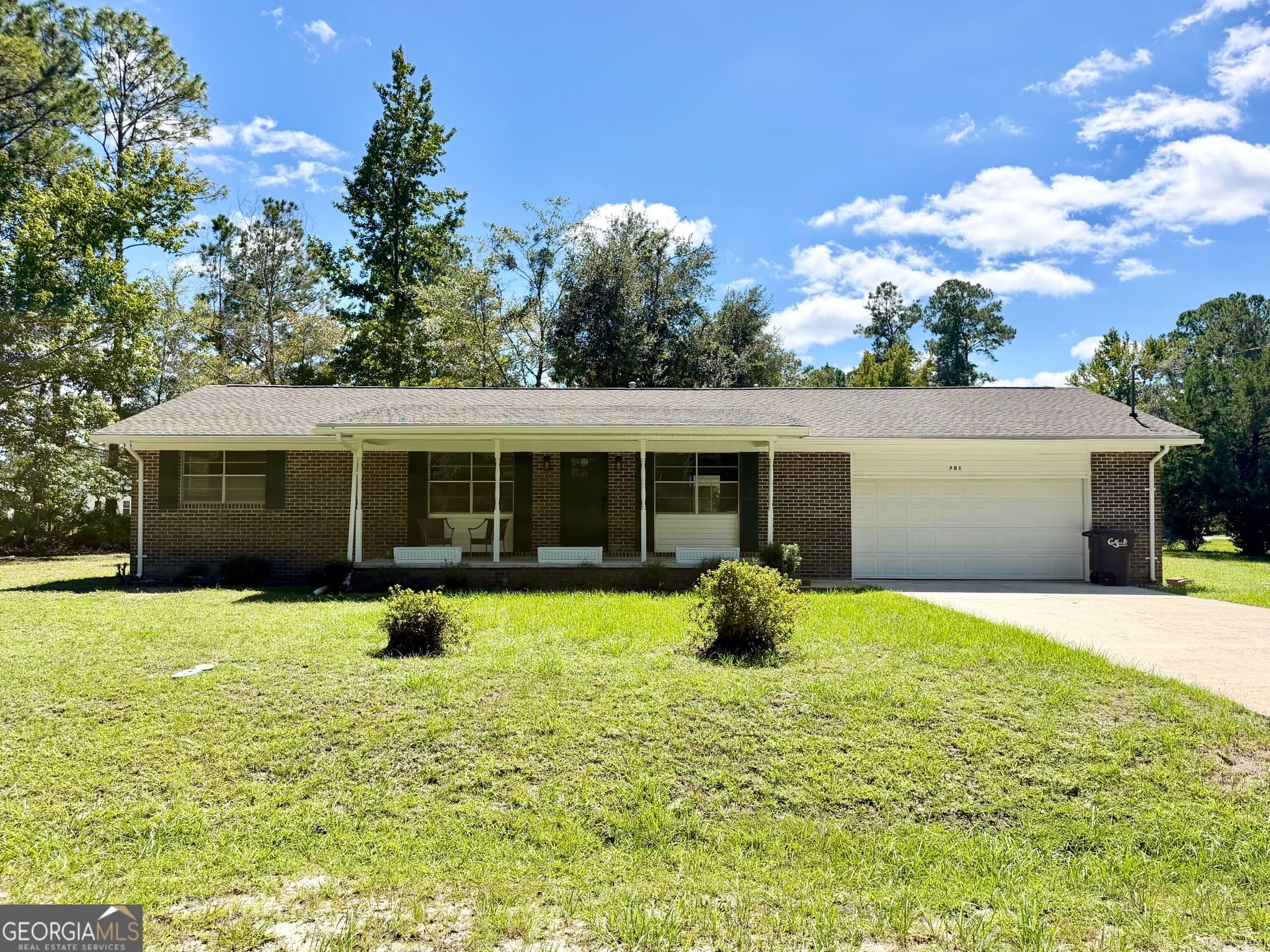 3 bedroom, 2 bathroom, 1,232 sq ft single family residence for sale at 201 North Drive, Woodbine, GA 31569