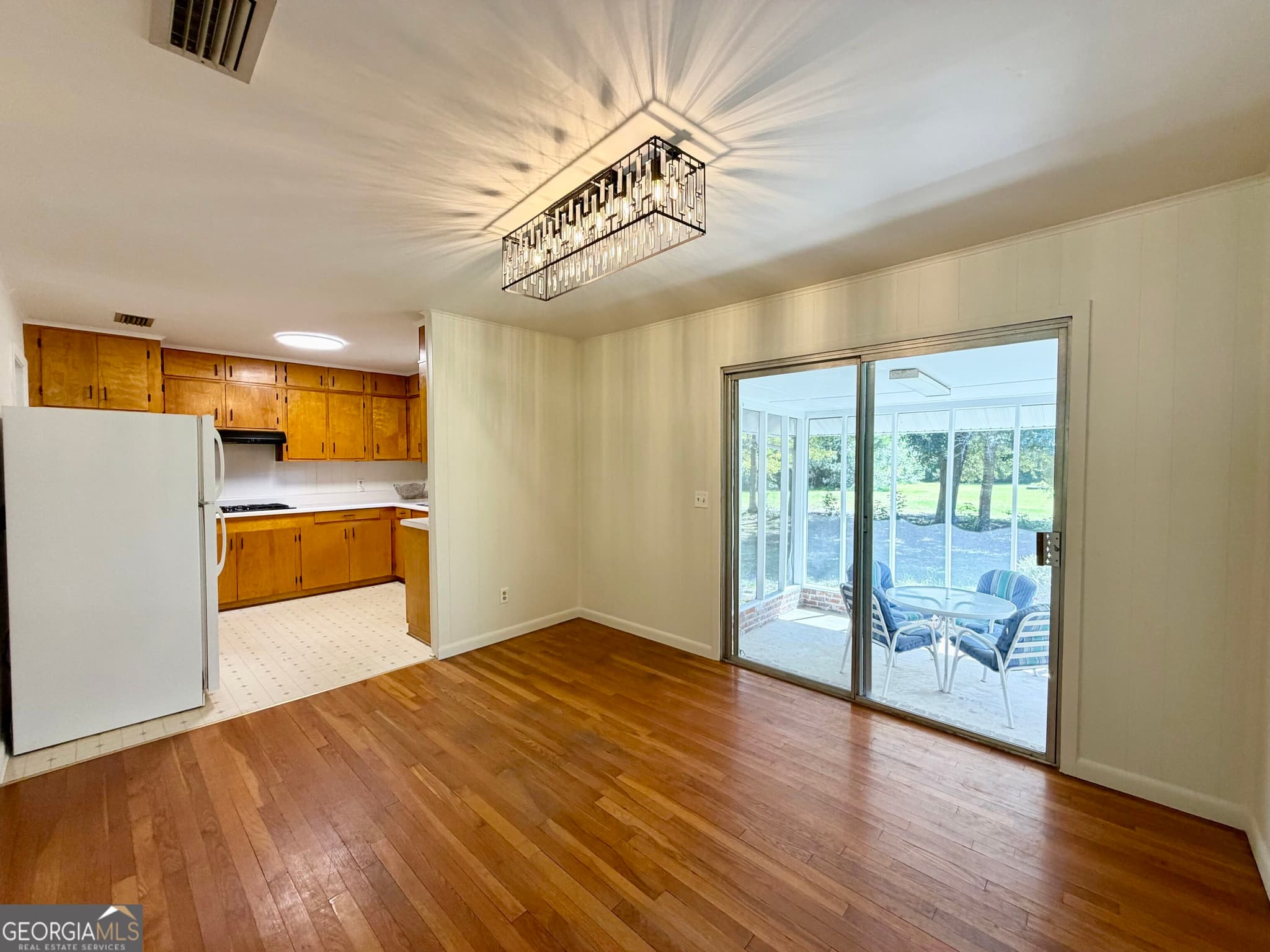 3 bedroom, 2 bathroom, 1,232 sq ft single family residence for sale at 201 North Drive, Woodbine, GA 31569 — photo 5