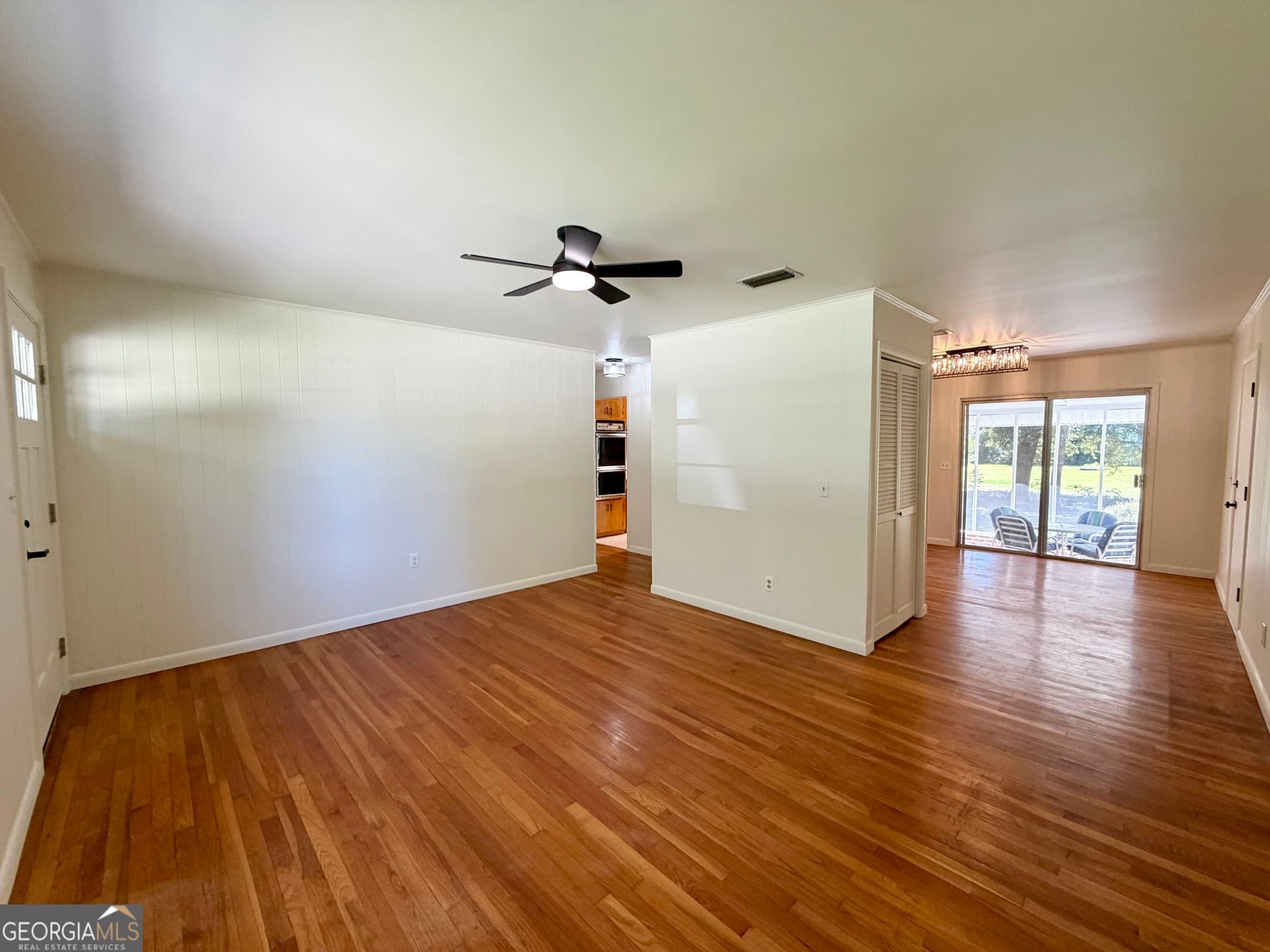 3 bedroom, 2 bathroom, 1,232 sq ft single family residence for sale at 201 North Drive, Woodbine, GA 31569 — photo 4