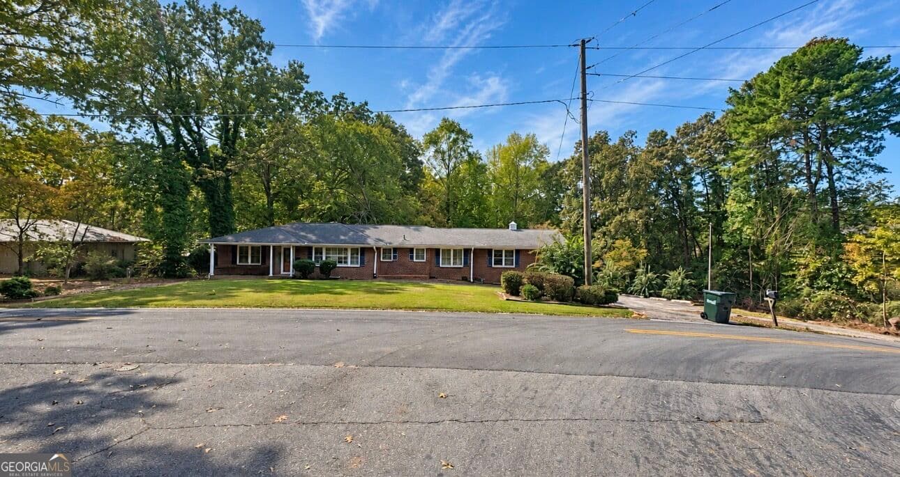 4 bedroom, 2.5 bathroom, 2,482 sq ft single family residence for sale at 338 Ellen Street, Hartwell, GA 30643 — photo 2