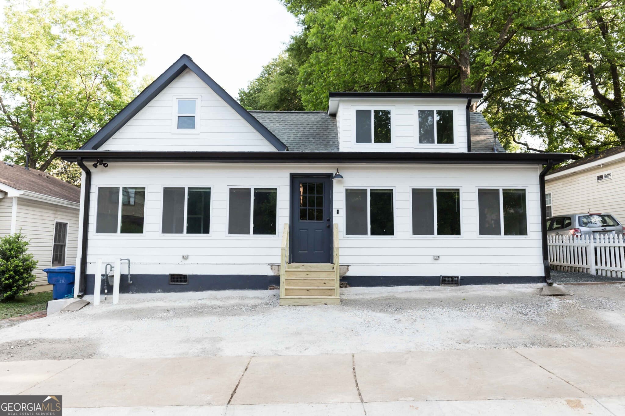 5 bedroom, 3 bathroom, 2,593 sq ft single family residence for rent at 1170 Niles Avenue, Atlanta, GA 30318 for $3,995 a month — photo 1 of 44