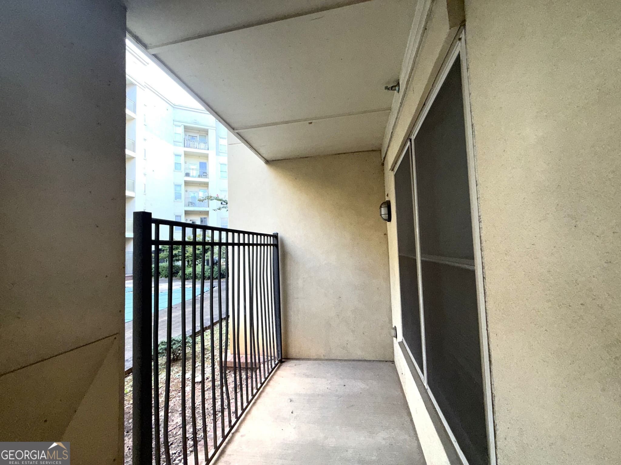 2 bedroom, 2 bathroom, 1,082 sq ft condominium for rent at 870 Mayson Turner Road 1221, Atlanta, GA 30314 for $1,700 a month — photo 2