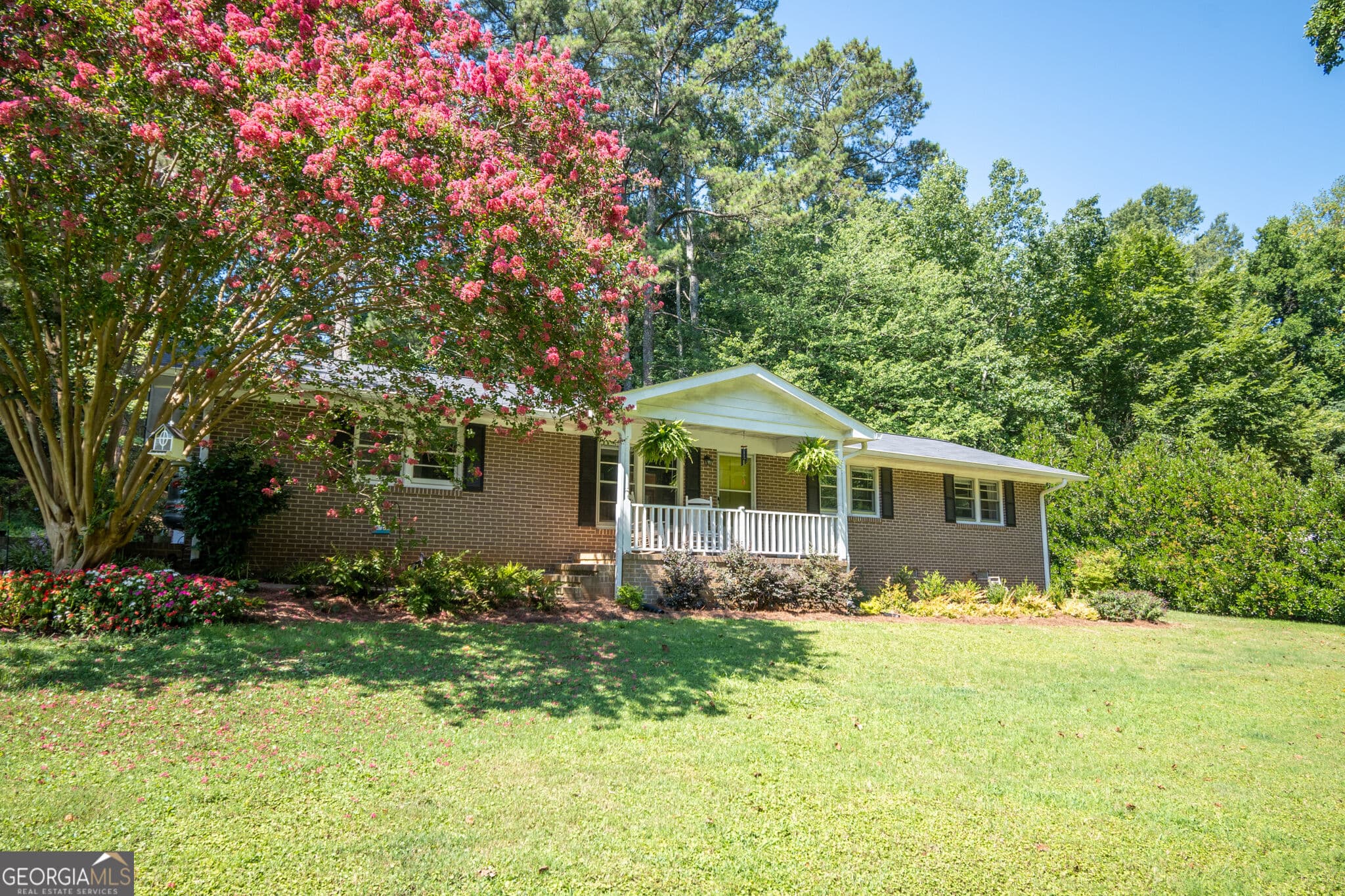 3 bedroom, 1 bathroom, 1,125 sq ft single family residence for sale at 192 Brownwood Drive, Hull, GA 30646 — photo 2