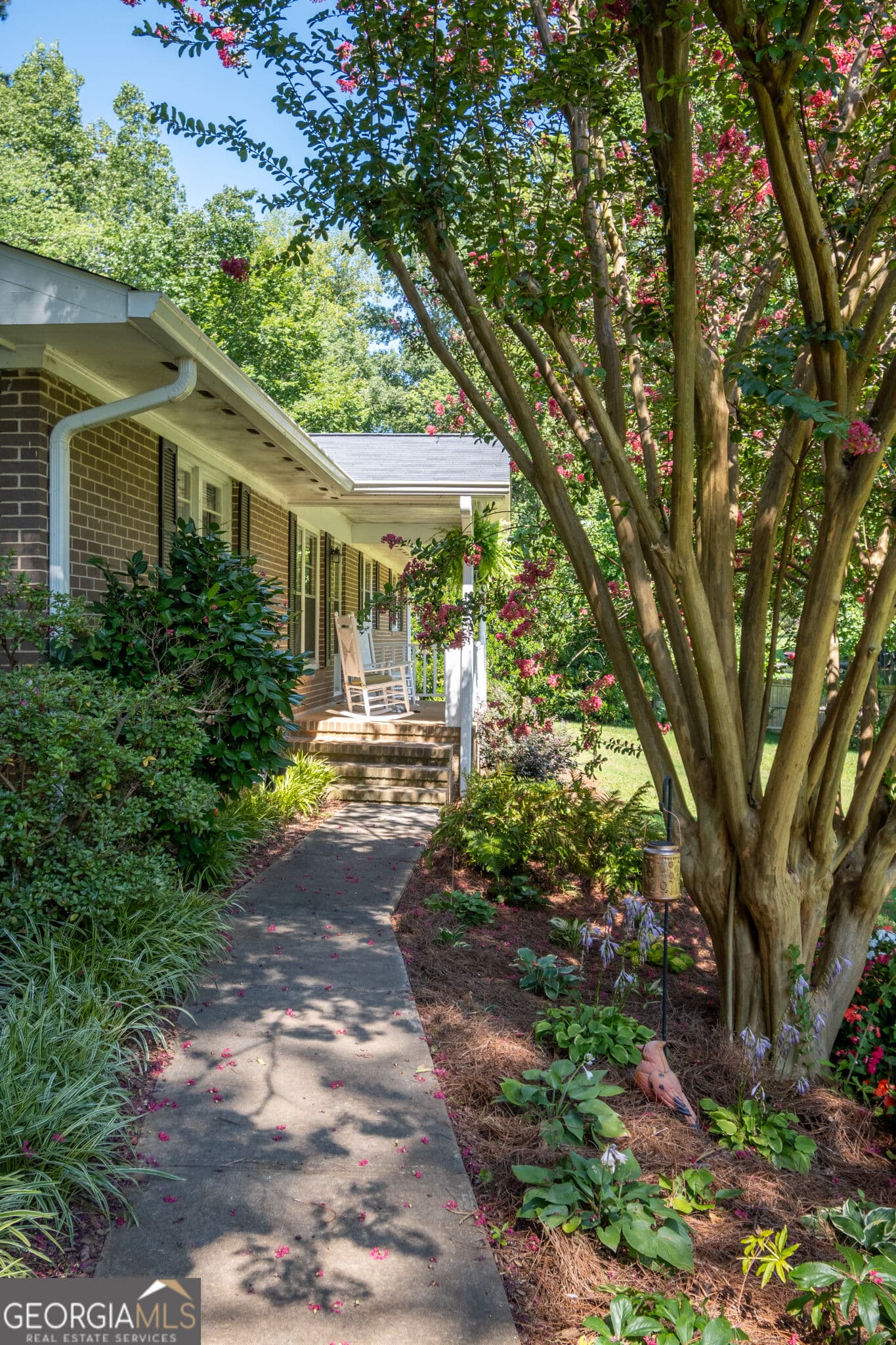 3 bedroom, 1 bathroom, 1,125 sq ft single family residence for sale at 192 Brownwood Drive, Hull, GA 30646 — photo 3
