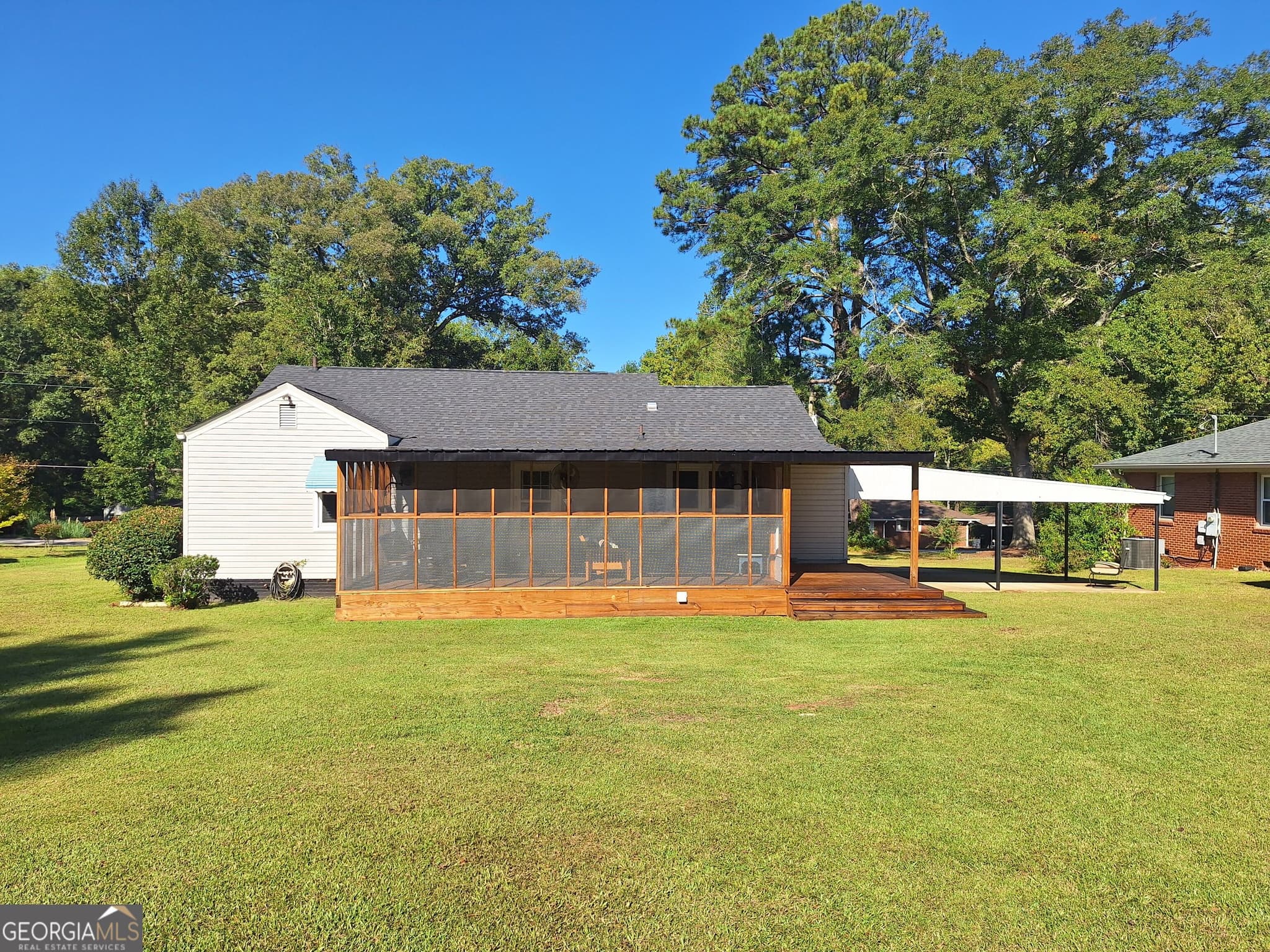 2 bedroom, 1 bathroom, 1,149 sq ft single family residence for sale at 505 Crestview Lane, Valley, AL 36854 — photo 10