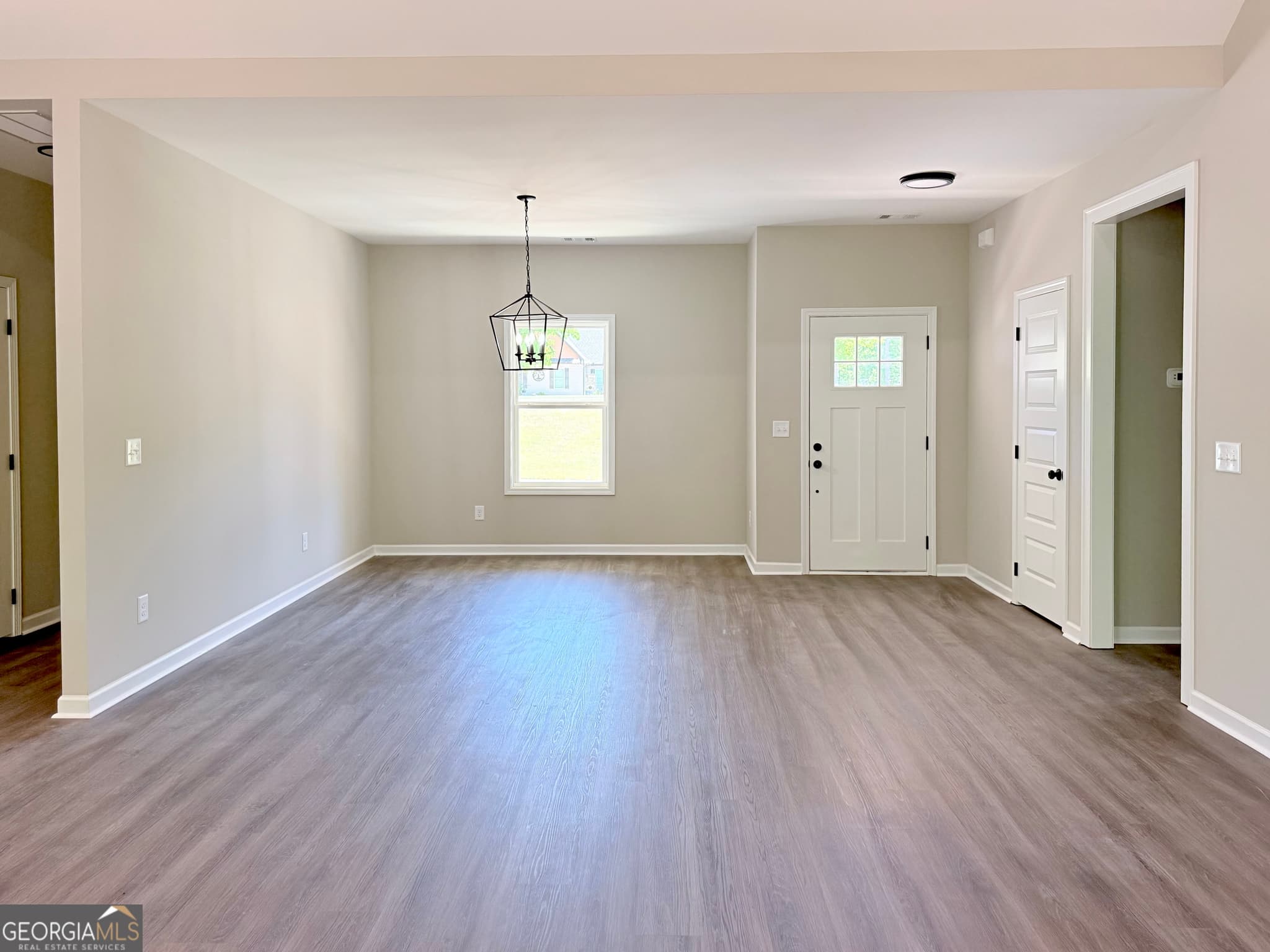4 bedroom, 2 bathroom, 1,986 sq ft single family residence for sale at 117 Mason Ridge, Barnesville, GA 30204 — photo 6