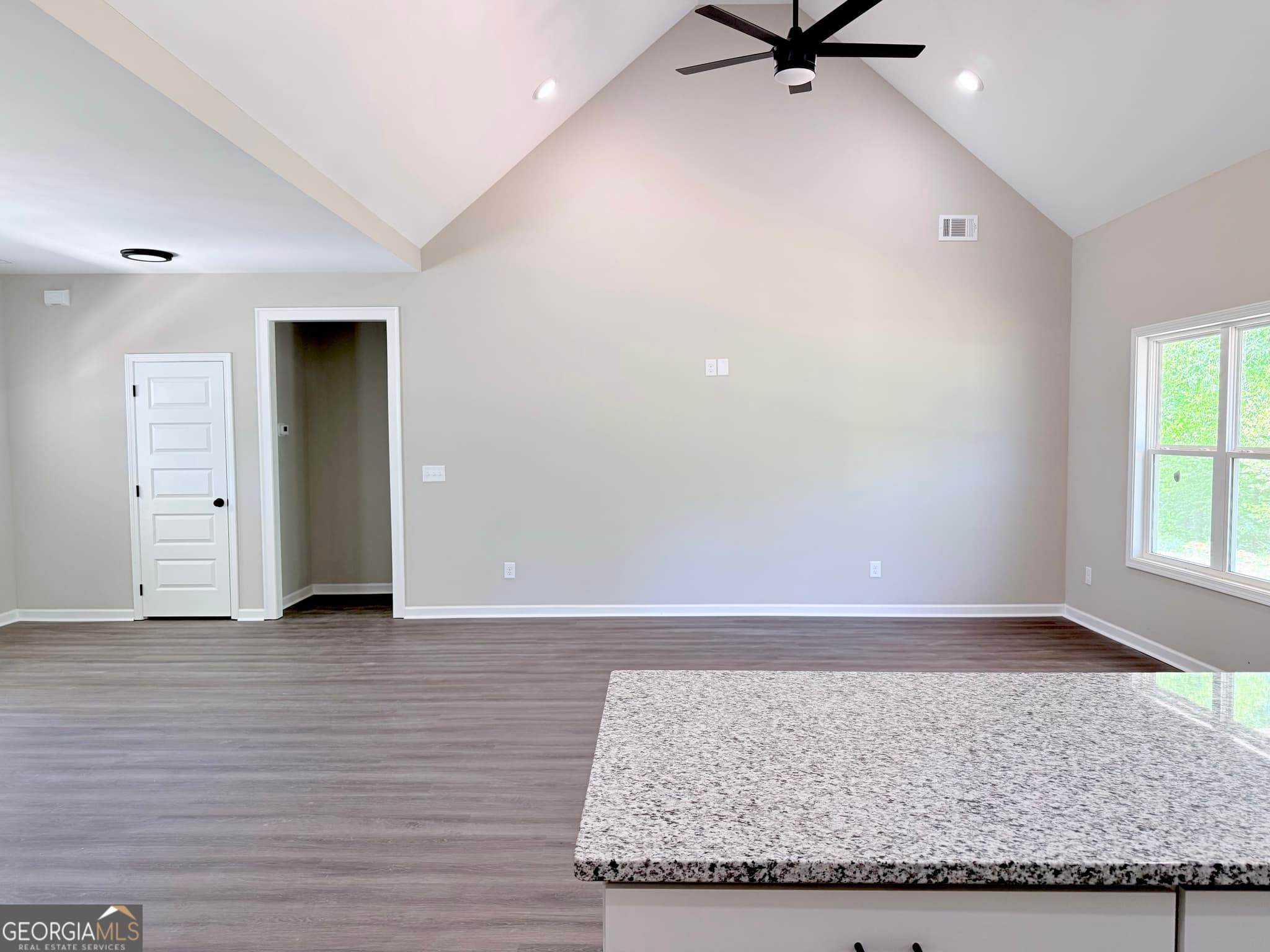 4 bedroom, 2 bathroom, 1,986 sq ft single family residence for sale at 117 Mason Ridge, Barnesville, GA 30204 — photo 5