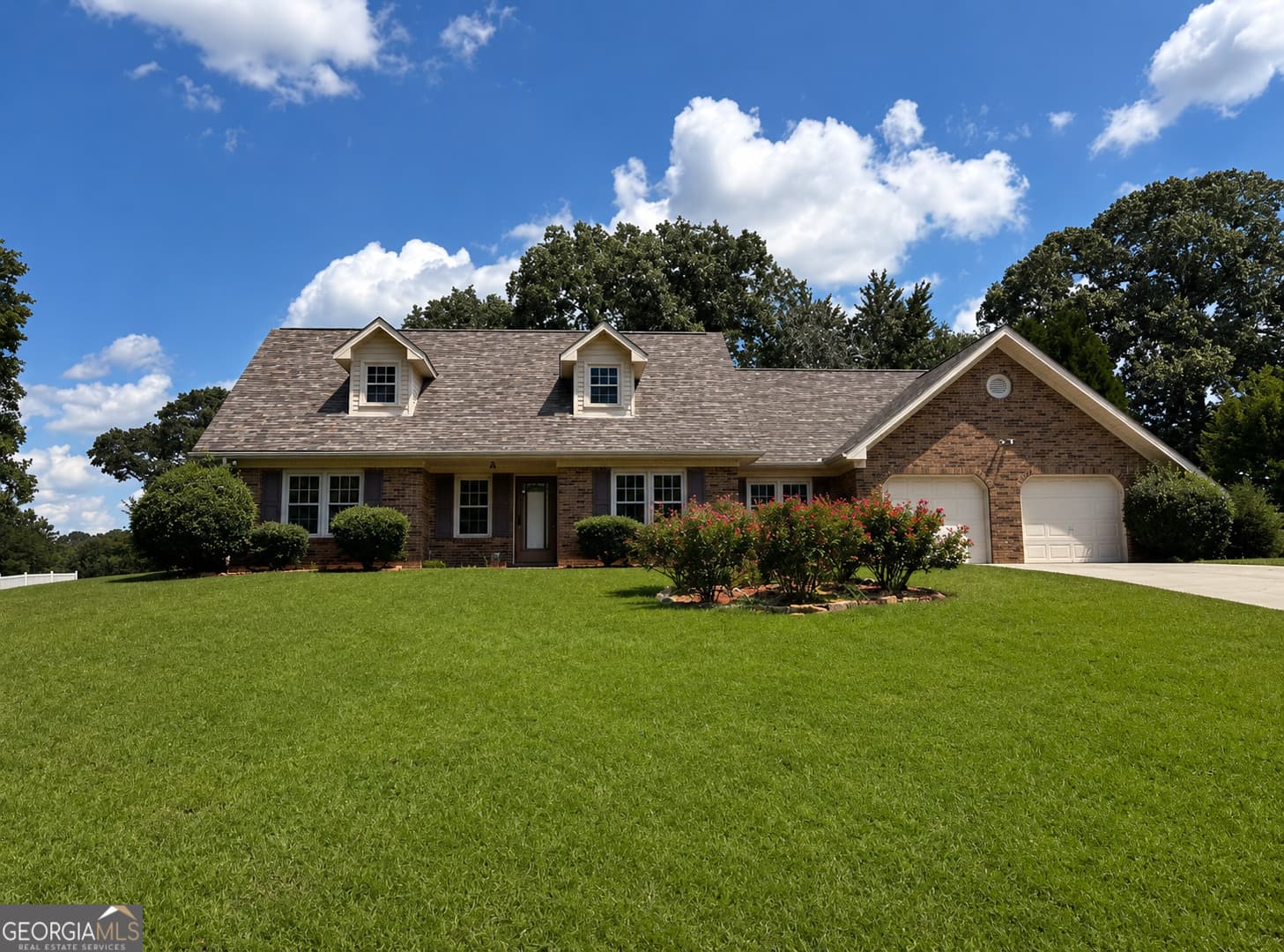 5 bedroom, 2.5 bathroom, 3,321 sq ft single family residence sold at 111 Glacier Trail, Warner Robins, GA 31088